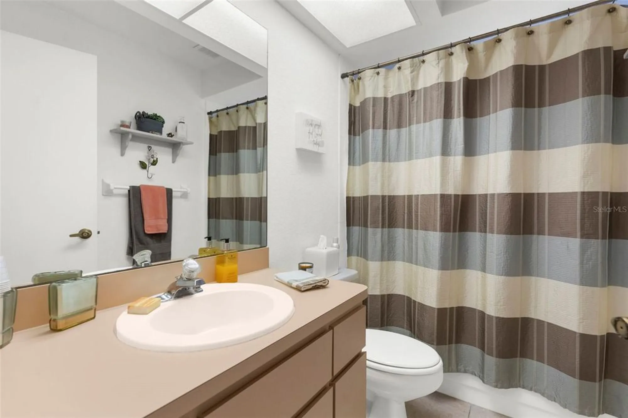 Property Slideshow image 18 of 31 | 9426 mississippi run, Weeki Wachee, FL, 34613