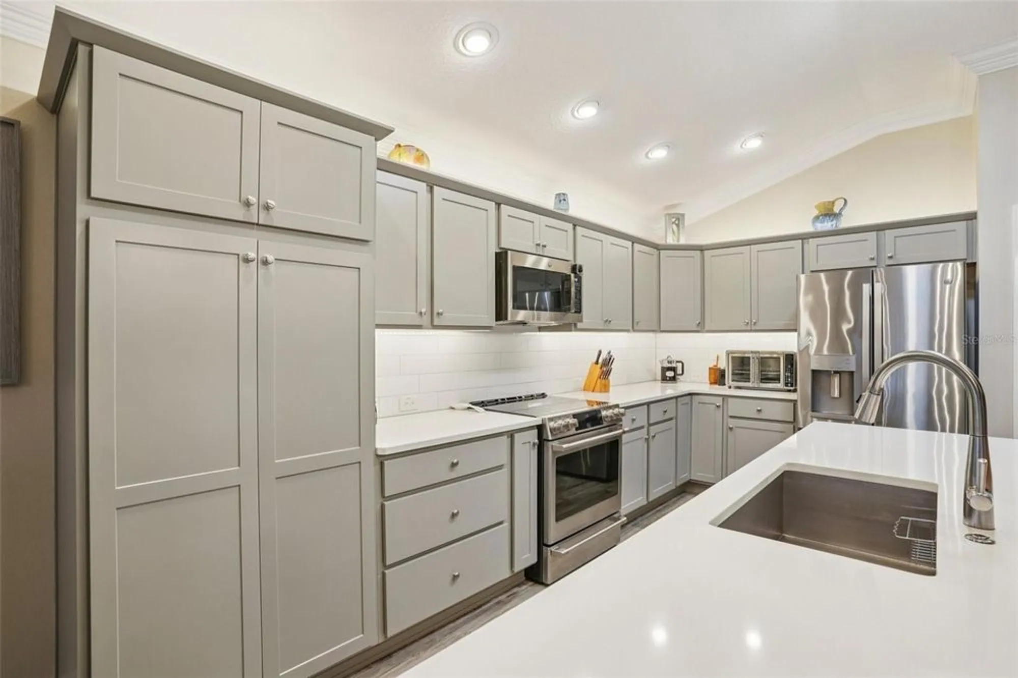 Property Slideshow image 14 of 40 | 904 maynard path, The Villages, FL, 32163