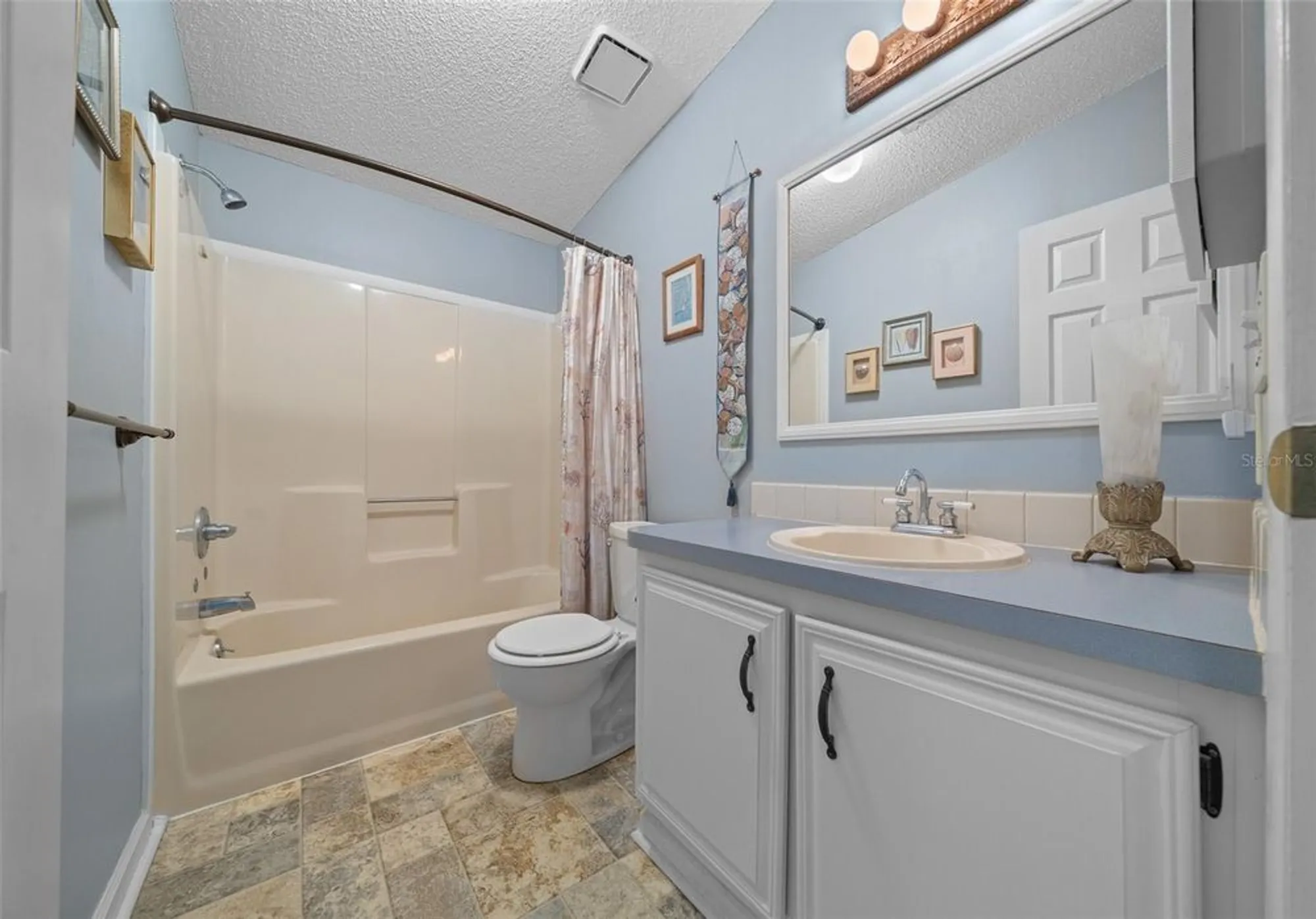 Property Slideshow image 13 of 51 | 1717 lilly ln, Lady Lake, FL, 32159