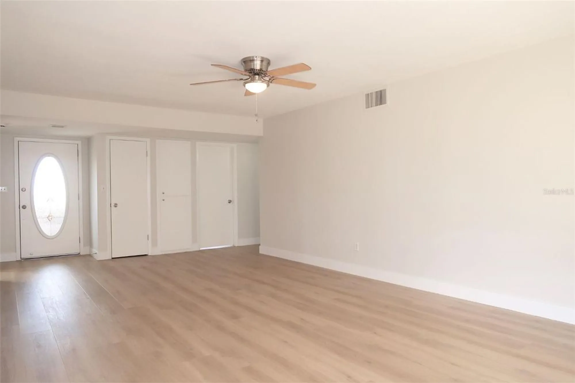 Property Slideshow image 17 of 30 | 806 oakmont ave, Sun City Center, FL, 33573