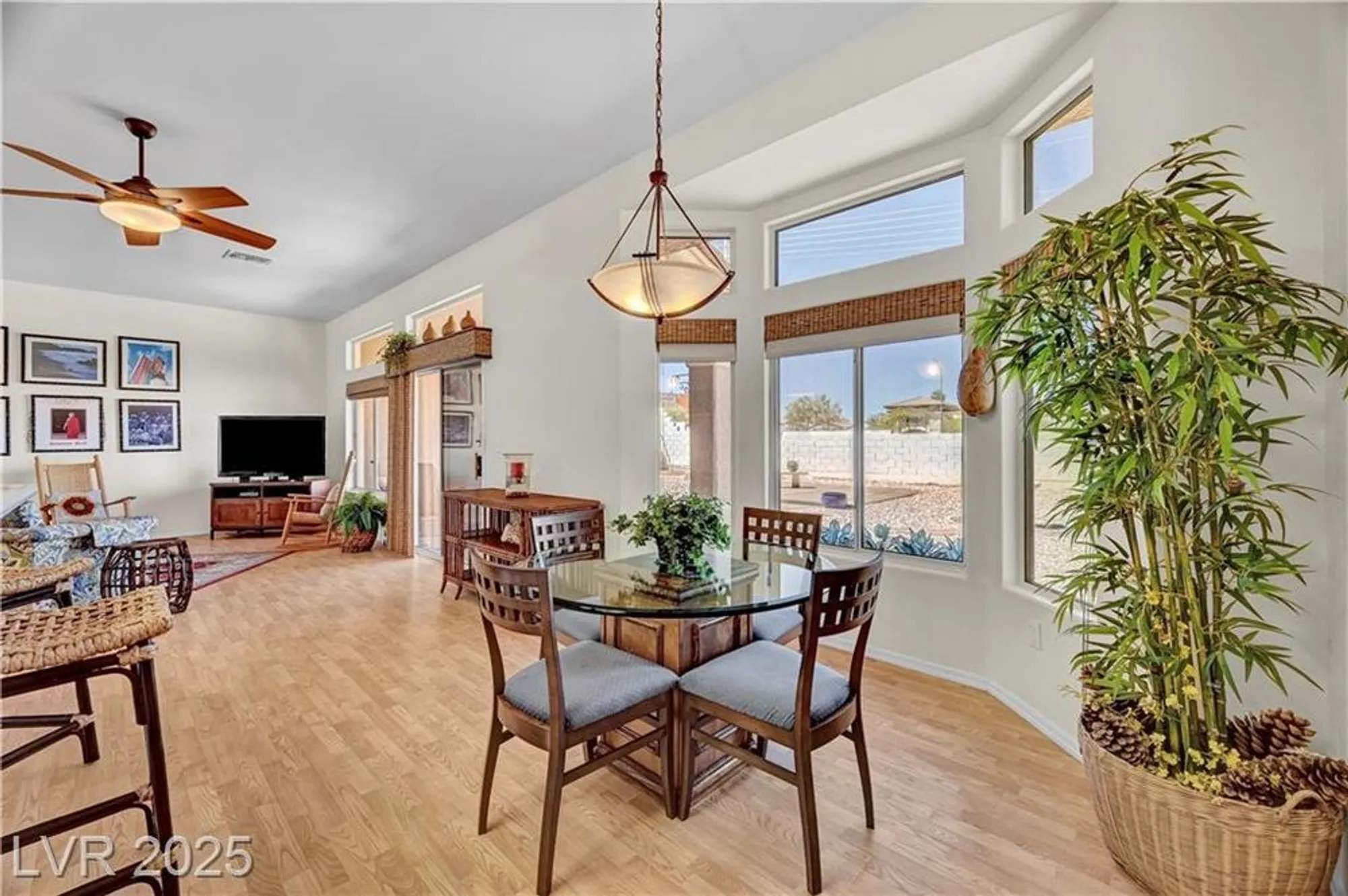 Property Slideshow image 16 of 78 | 10020 villa ridge dr, Las Vegas, NV, 89134