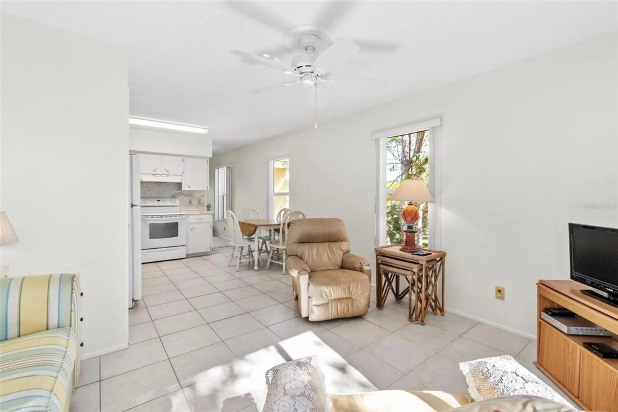 Property Slideshow image 11 of 64 | 2253 norwegian dr 51, Clearwater, FL, 33763