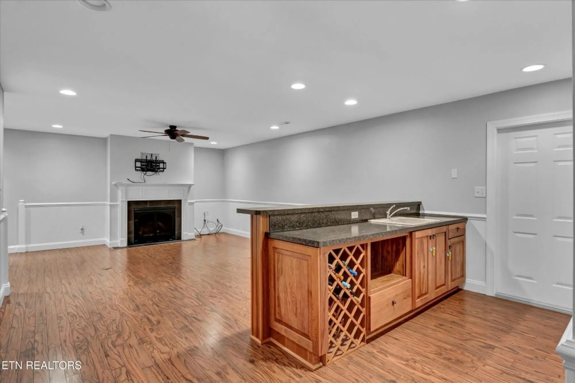 Property Slideshow image 15 of 25 | 140 ootsima way, Loudon, TN, 37774