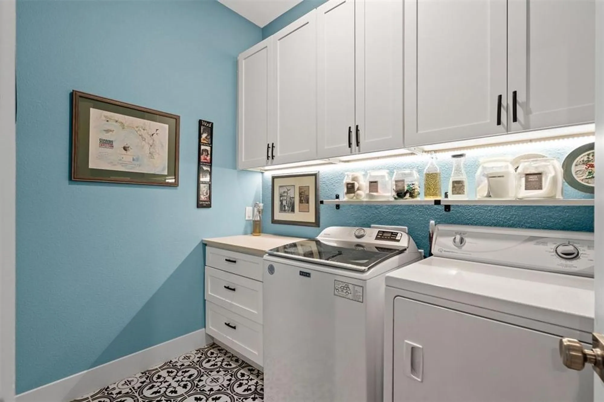 Property Slideshow image 17 of 27 | 4801 park view pl, Arlington, TX, 76005