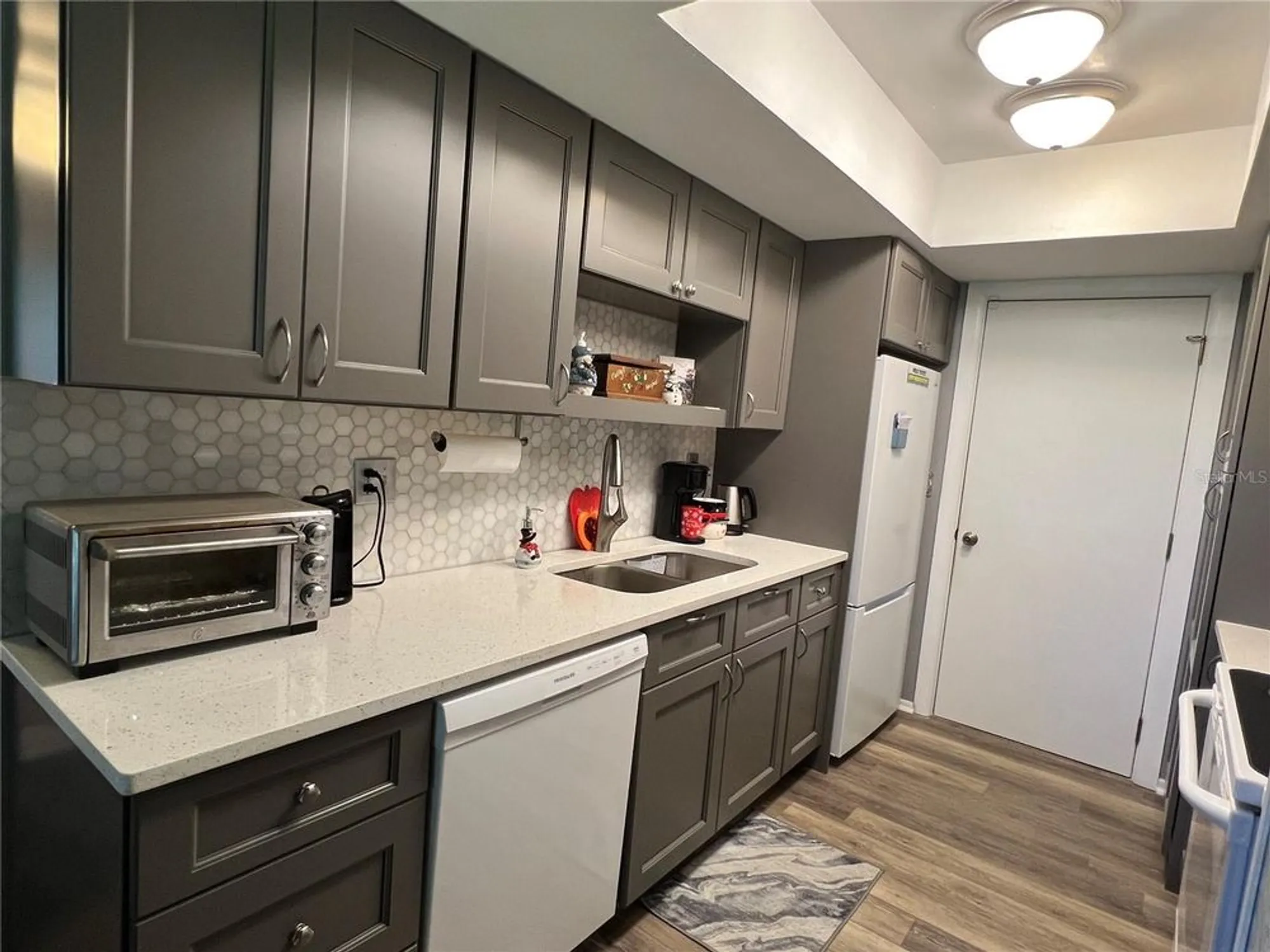 Property Slideshow image 14 of 33 | 1614 berwick ct d, Palm Harbor, FL, 34684