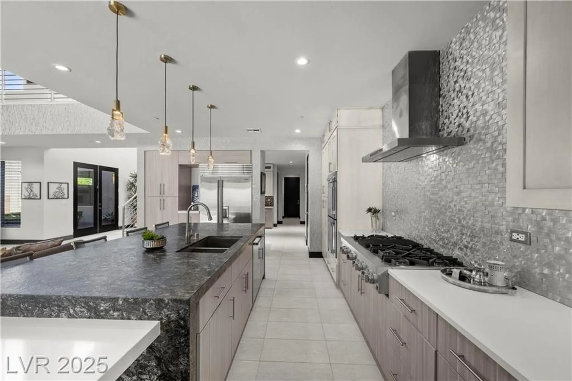 Property Slideshow image 13 of 99 | 5 highland cove ln, Henderson, NV, 89011