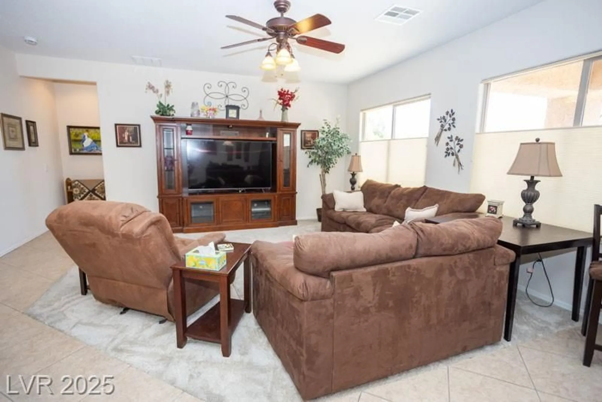 Property Slideshow image 11 of 43 | 5935 saddle horse ave, Las Vegas, NV, 89122