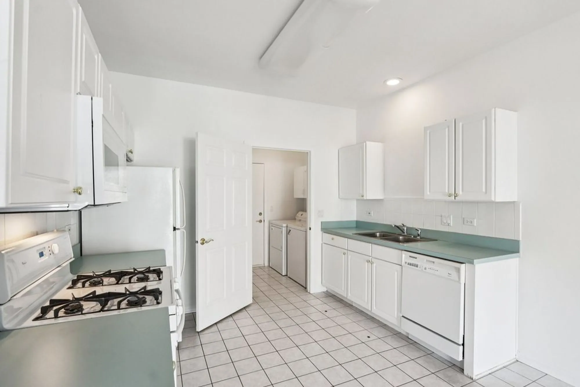 Property Slideshow image 10 of 38 | 13322 s bayberry ln, Plainfield, IL, 60544