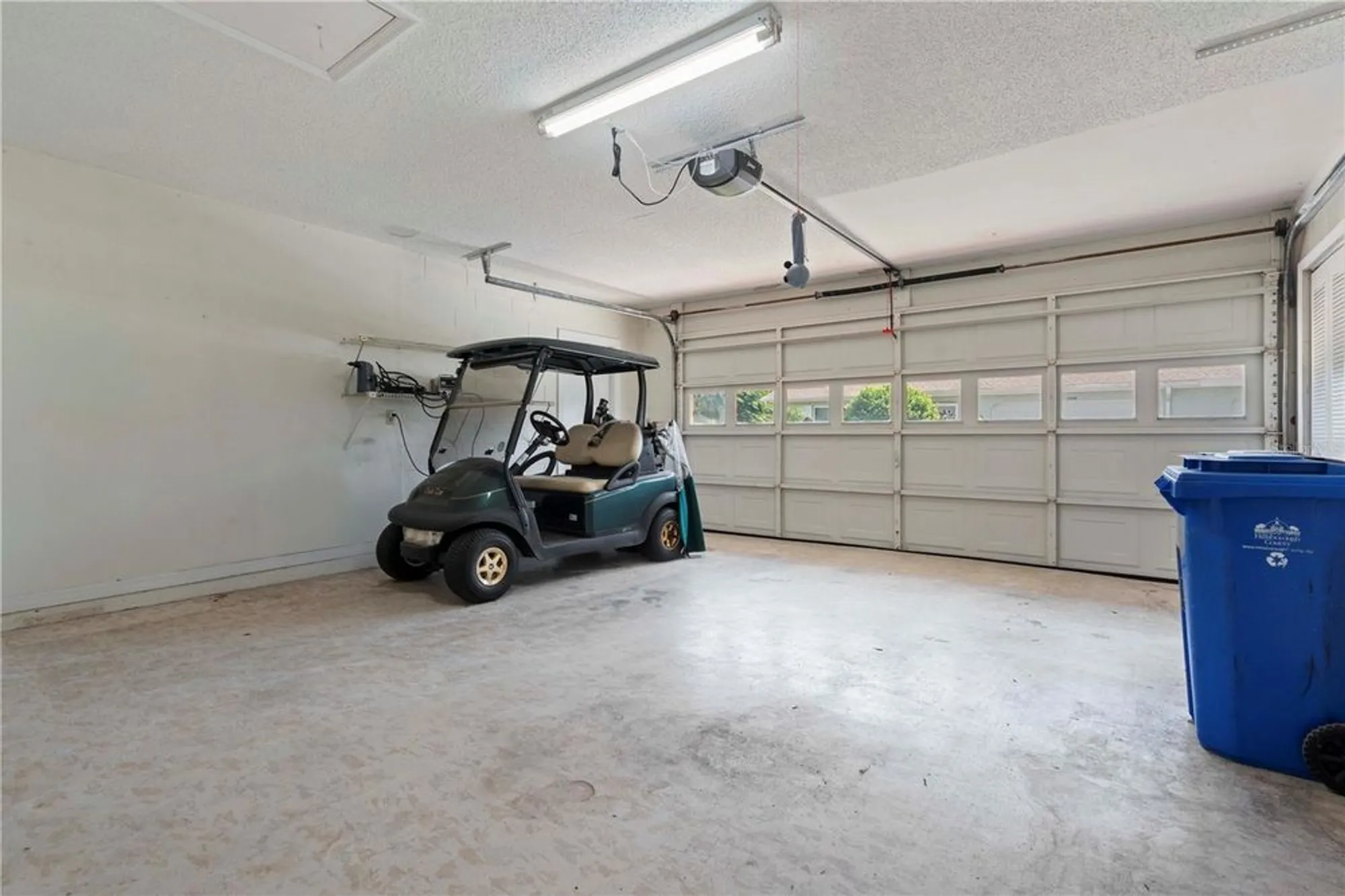 Property Slideshow image 42 of 55 | 2329 lancaster dr, Sun City Center, FL, 33573