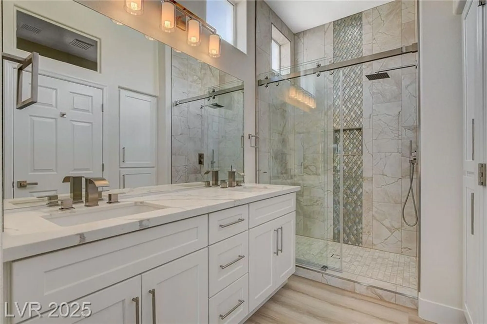 Property Slideshow image 20 of 44 | 10100 folsom dr, Las Vegas, NV, 89134