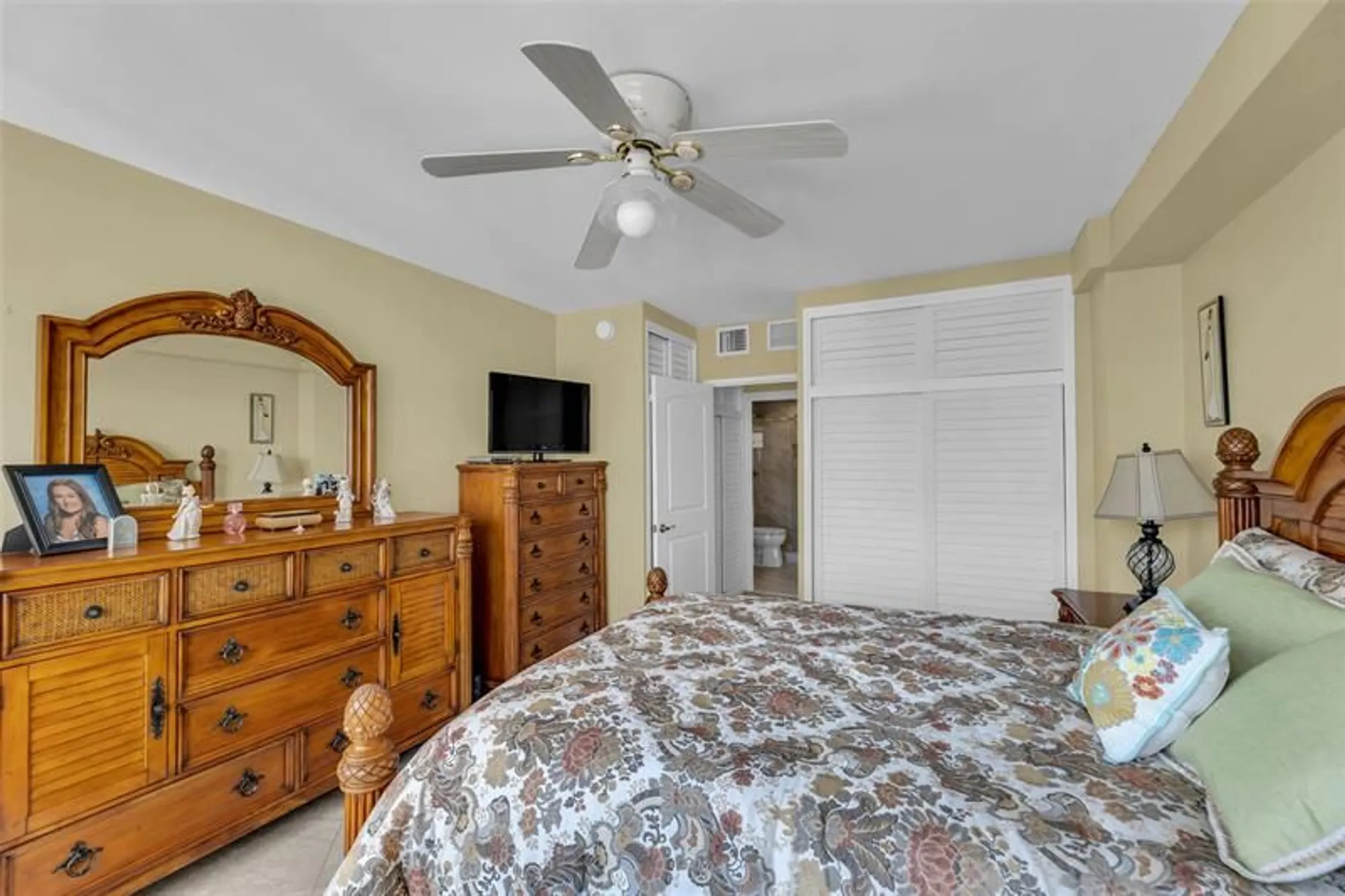 Property Slideshow image 22 of 42 | 3233 ne 34th st 1112a, Fort Lauderdale, FL, 33308