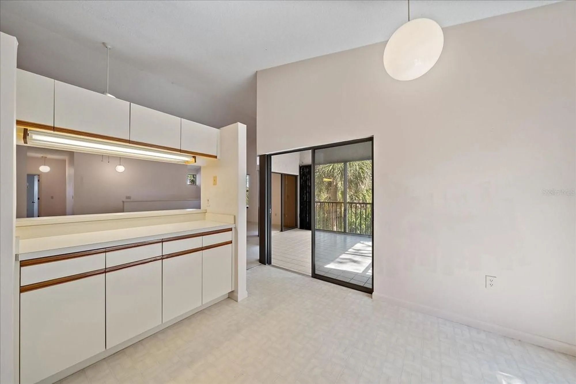 Property Slideshow image 20 of 54 | 1654 starling dr 201, Sarasota, FL, 34231