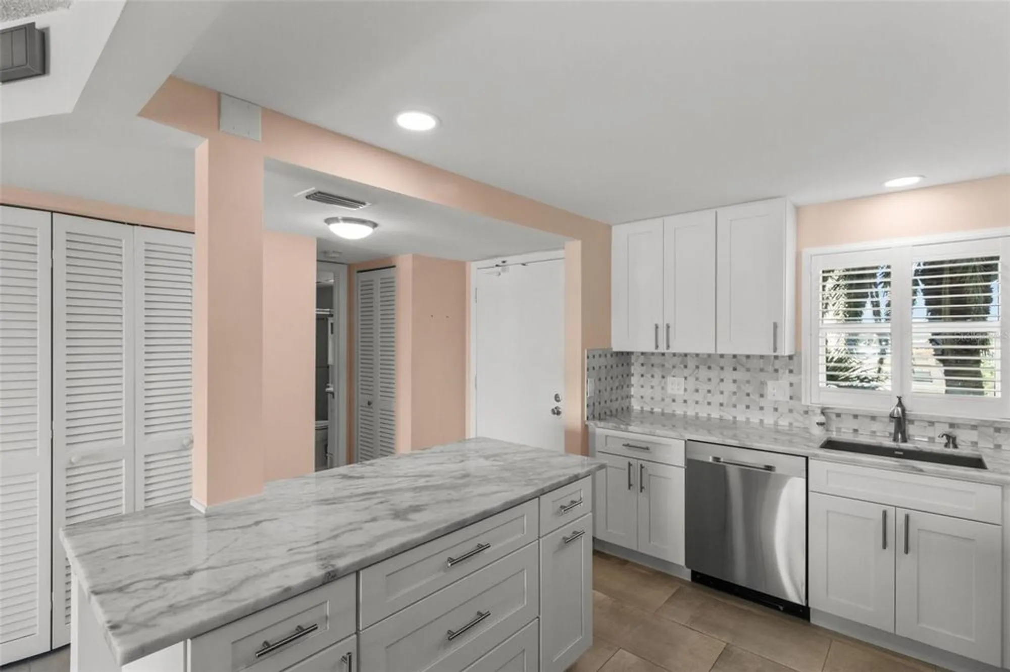 Property Slideshow image 26 of 40 | 4775 cove cir apt 407, Saint Petersburg, FL, 33708