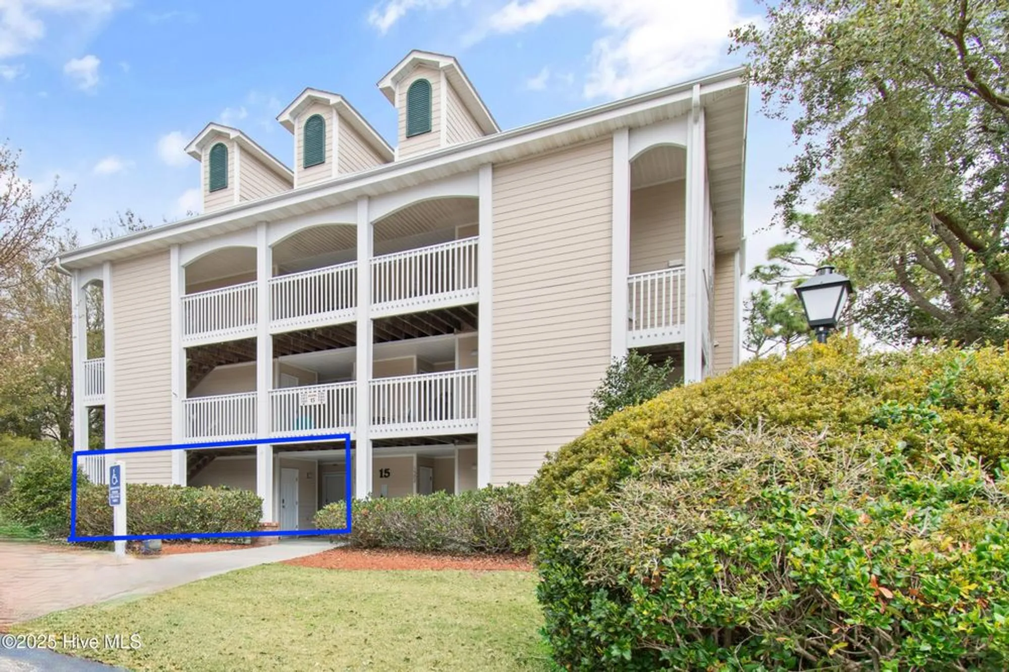 Property Slideshow image 3 of 53 | 3350 club villa dr 1501, Southport, NC, 28461