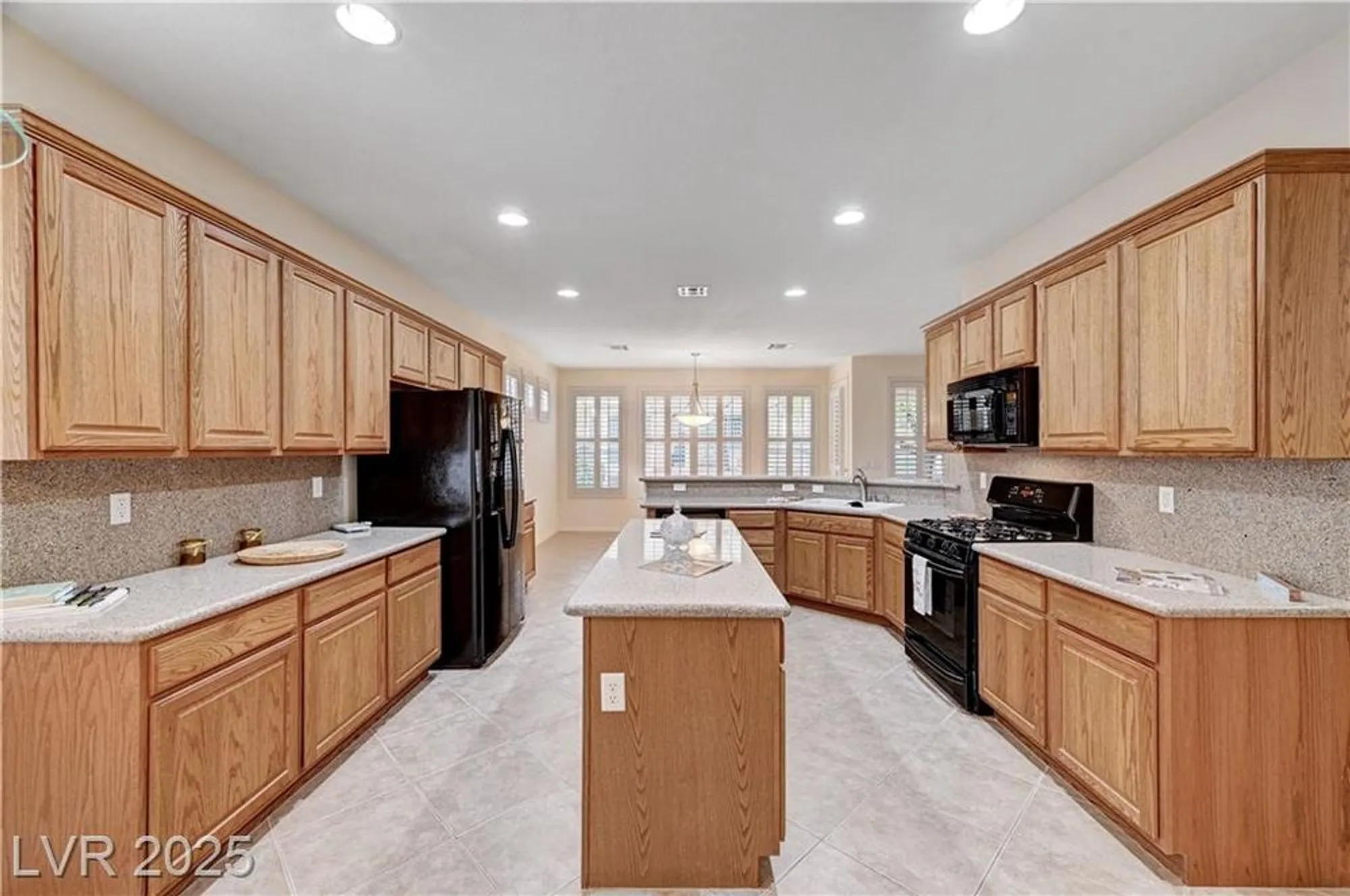 Property Slideshow image 12 of 96 | 10372 abisso dr, Las Vegas, NV, 89135