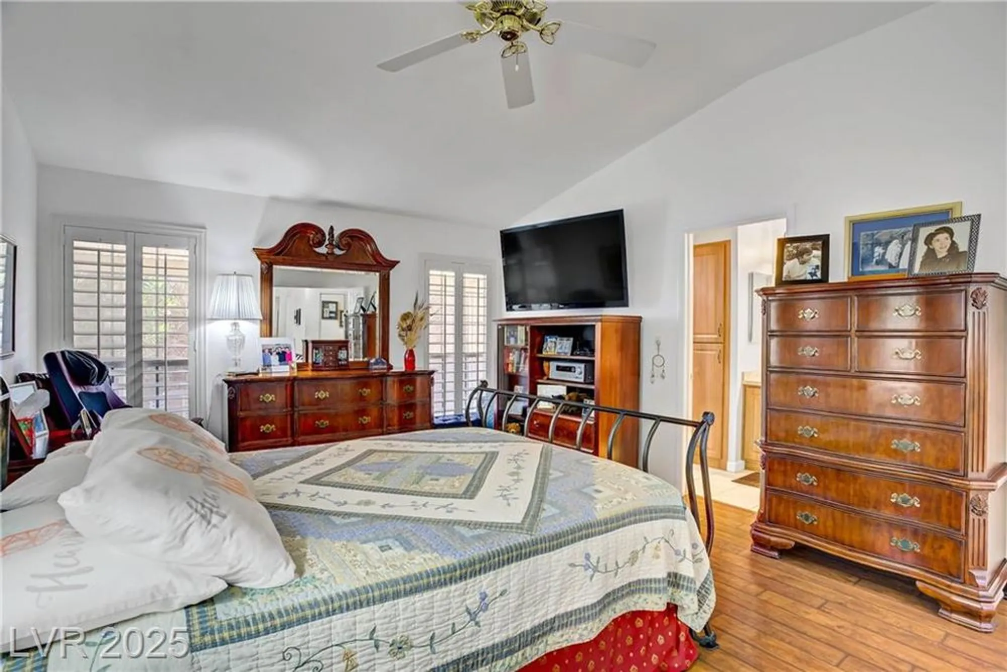 Property Slideshow image 14 of 29 | 5420 cove point dr, Las Vegas, NV, 89130