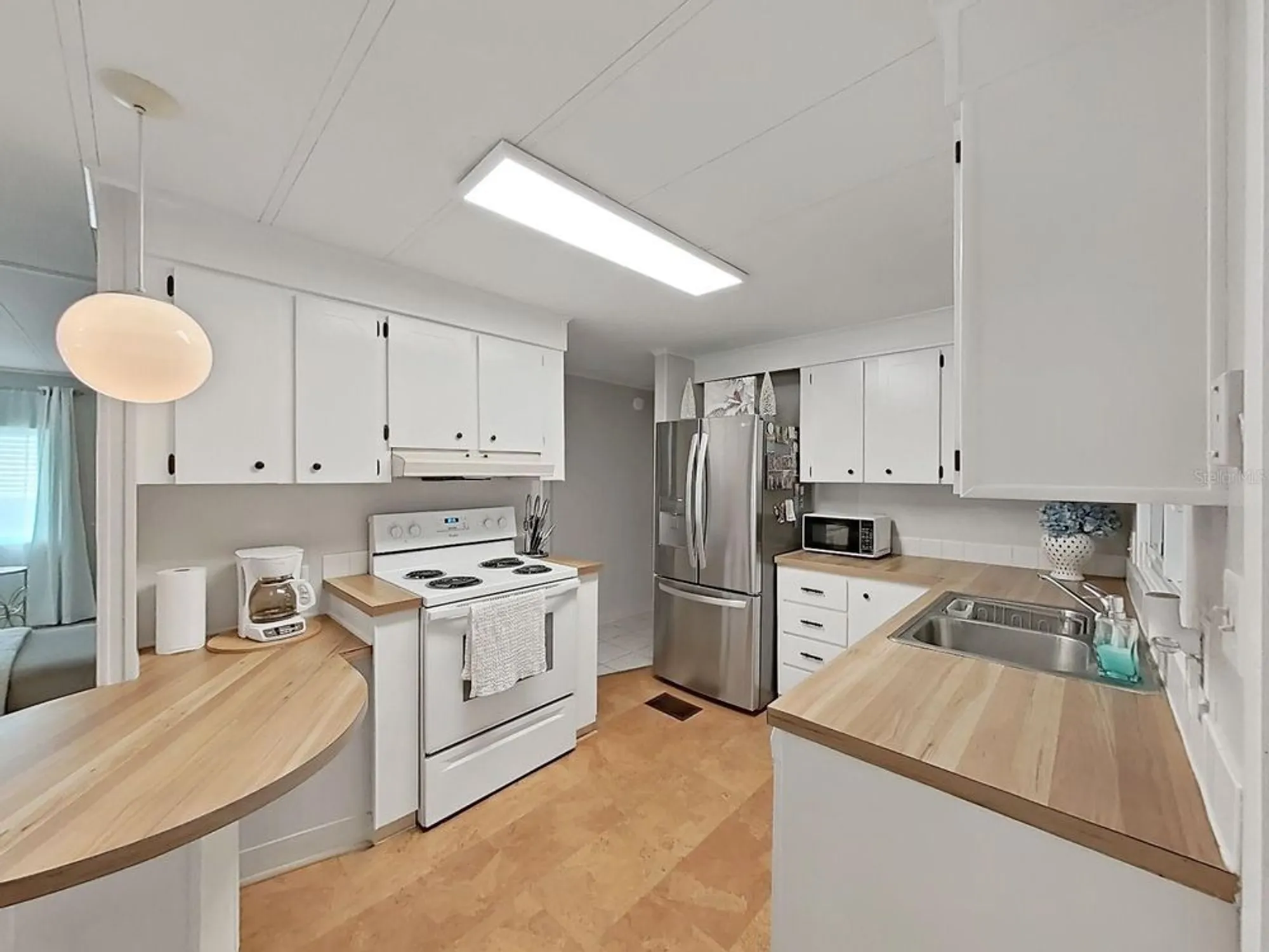 Property Slideshow image 21 of 45 | 4928 foxdale dr, Lakeland, FL, 33810