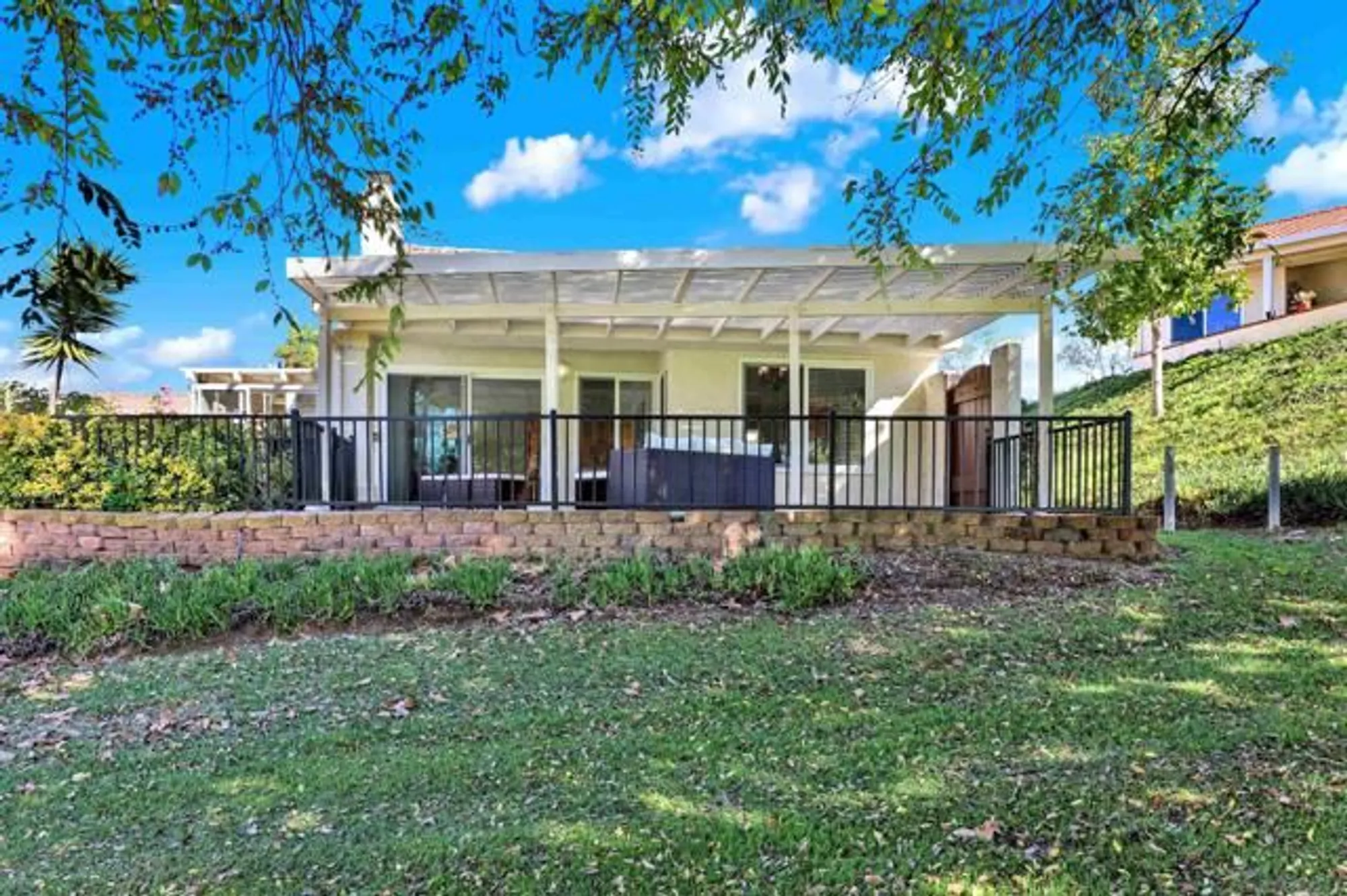 Property Slideshow image 37 of 50 | 17620 plaza ascope, San Diego, CA, 92128