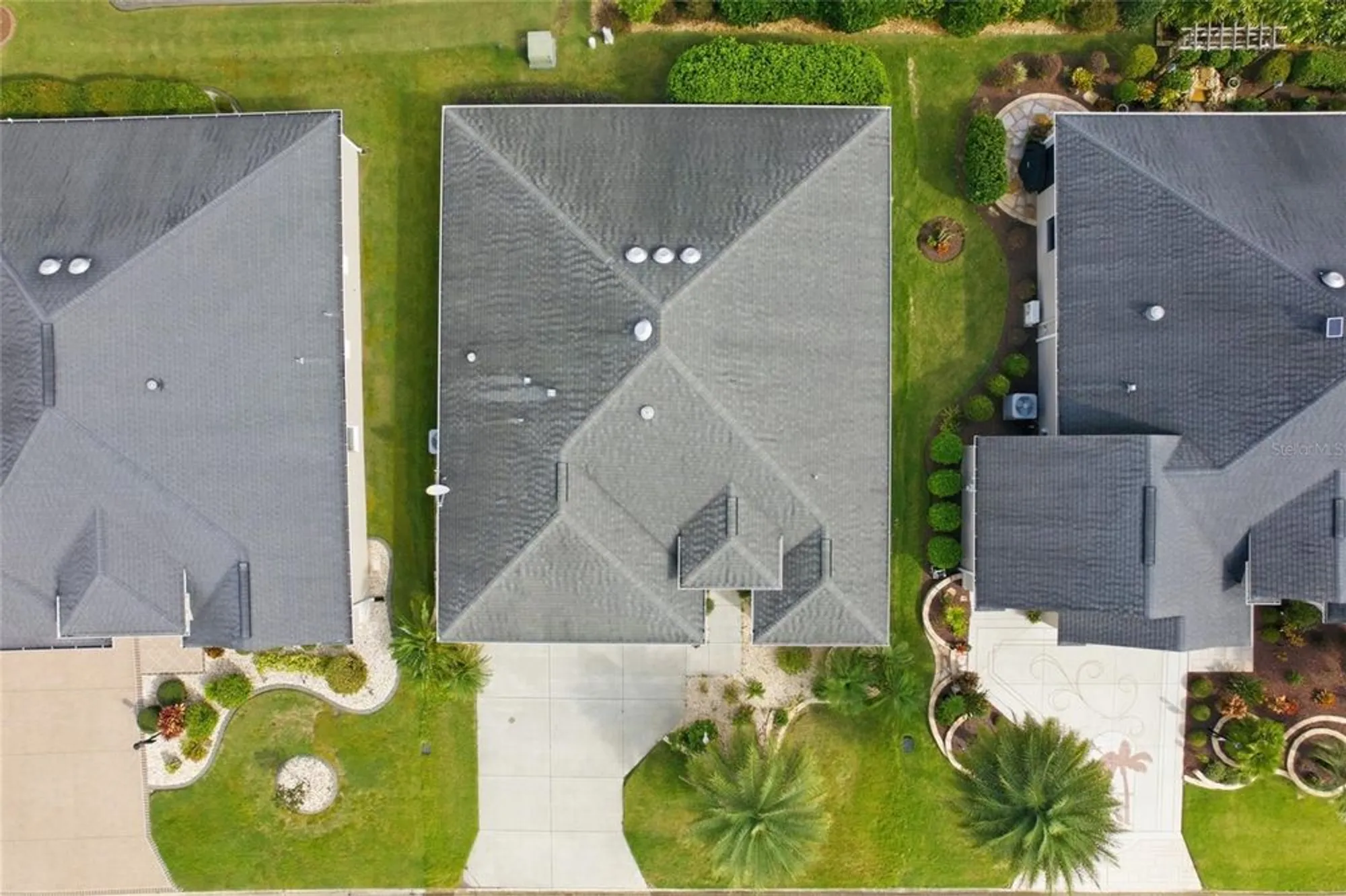 Property Slideshow image 31 of 38 | 1923 useppa oaks ln, The Villages, FL, 32163