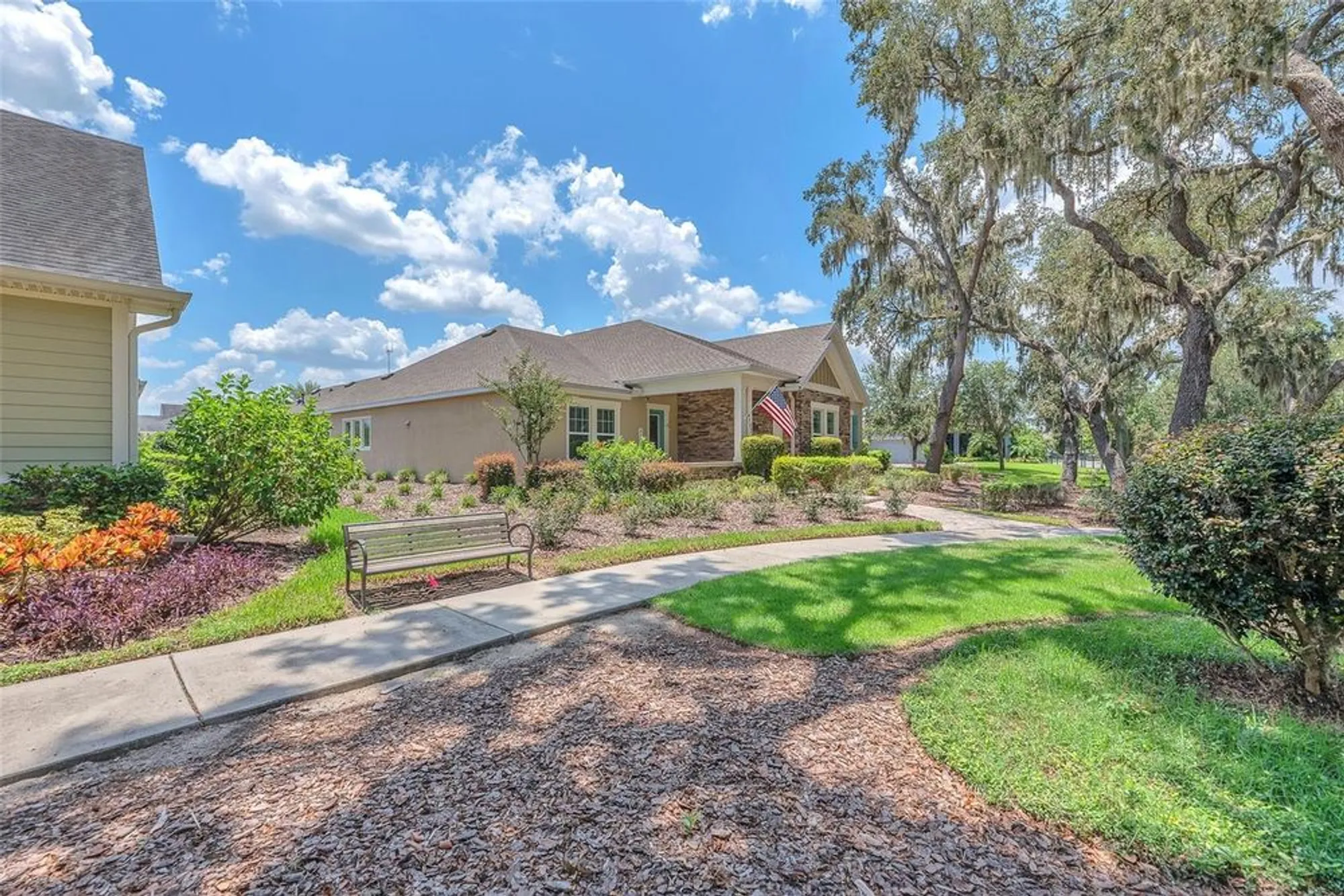 Property Slideshow image 9 of 58 | 6122 watercolor dr, Lithia, FL, 33547
