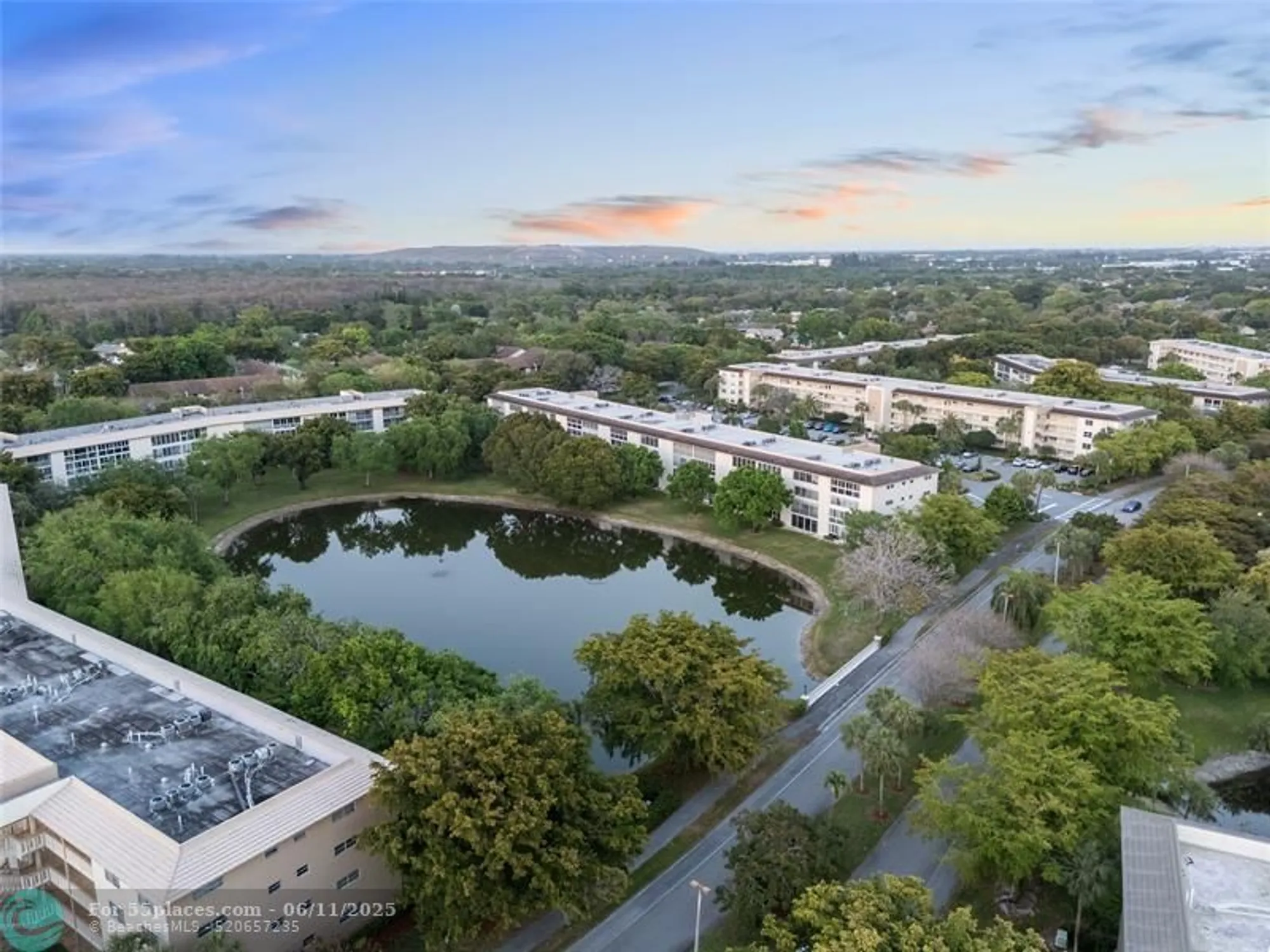 Property Slideshow image 3 of 26 | 2202 lucaya bnd j2, Coconut Creek, FL, 33066