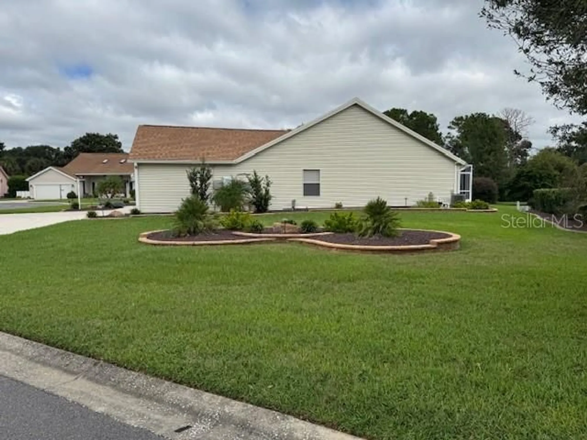 Property Slideshow image 4 of 26 | 903 ramos dr, The Villages, FL, 32159