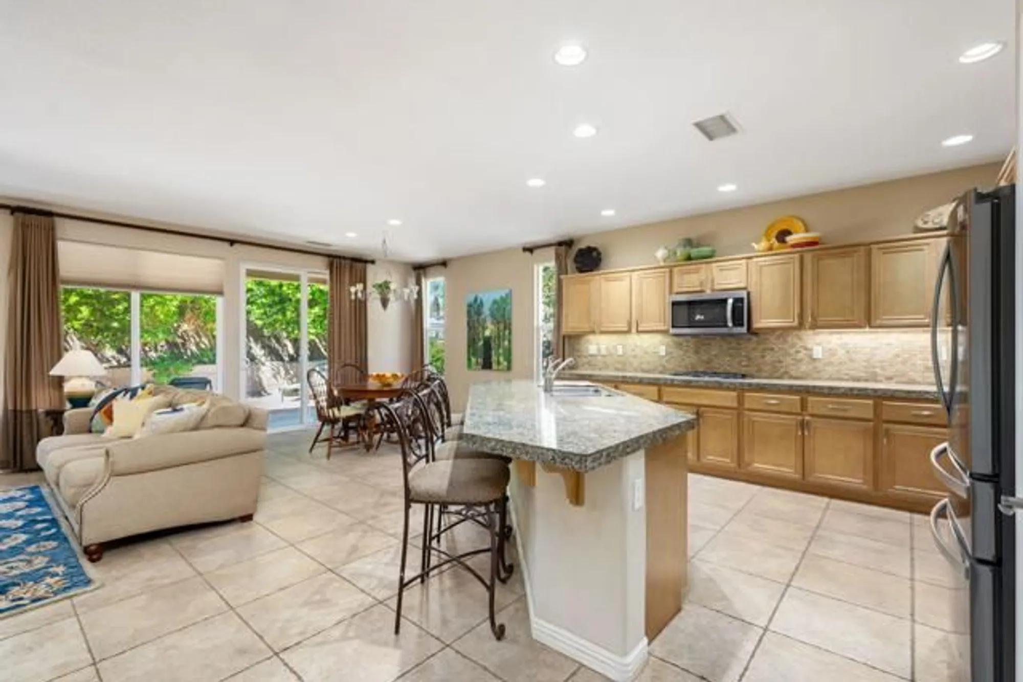 Property Slideshow image 19 of 48 | 60119 honeysuckle st, La Quinta, CA, 92253