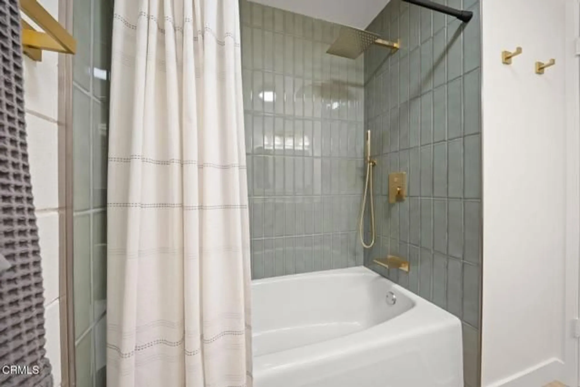 Property Slideshow image 19 of 37 | 241 e fiesta grn, Port Hueneme, CA, 93041