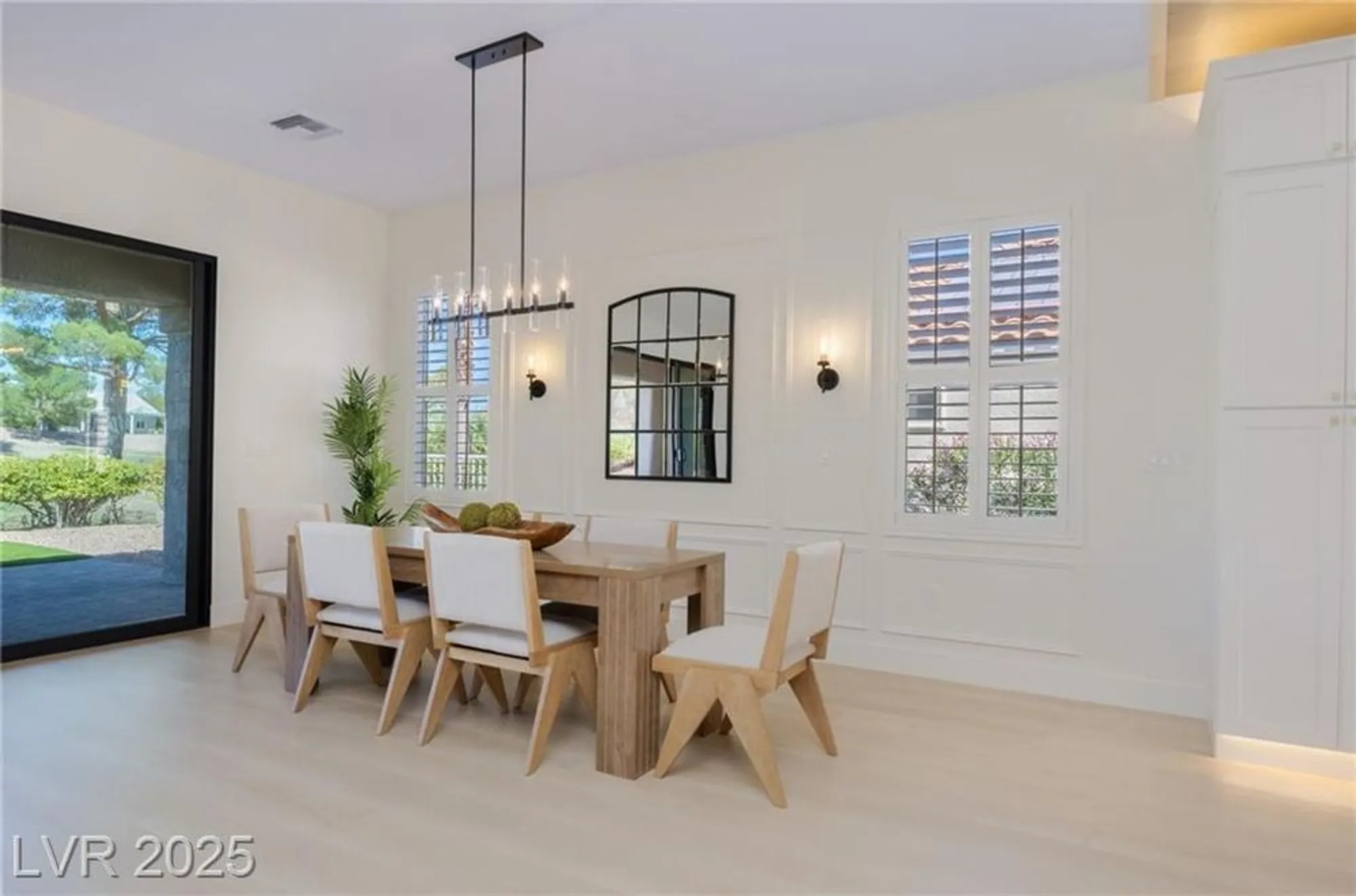 Property Slideshow image 14 of 43 | 2725 youngdale dr, Las Vegas, NV, 89134