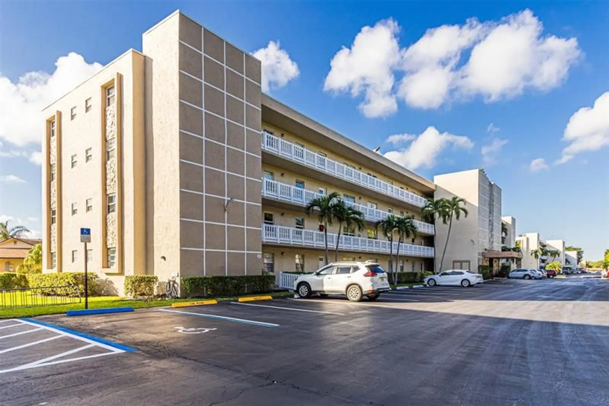 Property Slideshow image 40 of 42 | 414 se 10th st 302, Dania Beach, FL, 33004