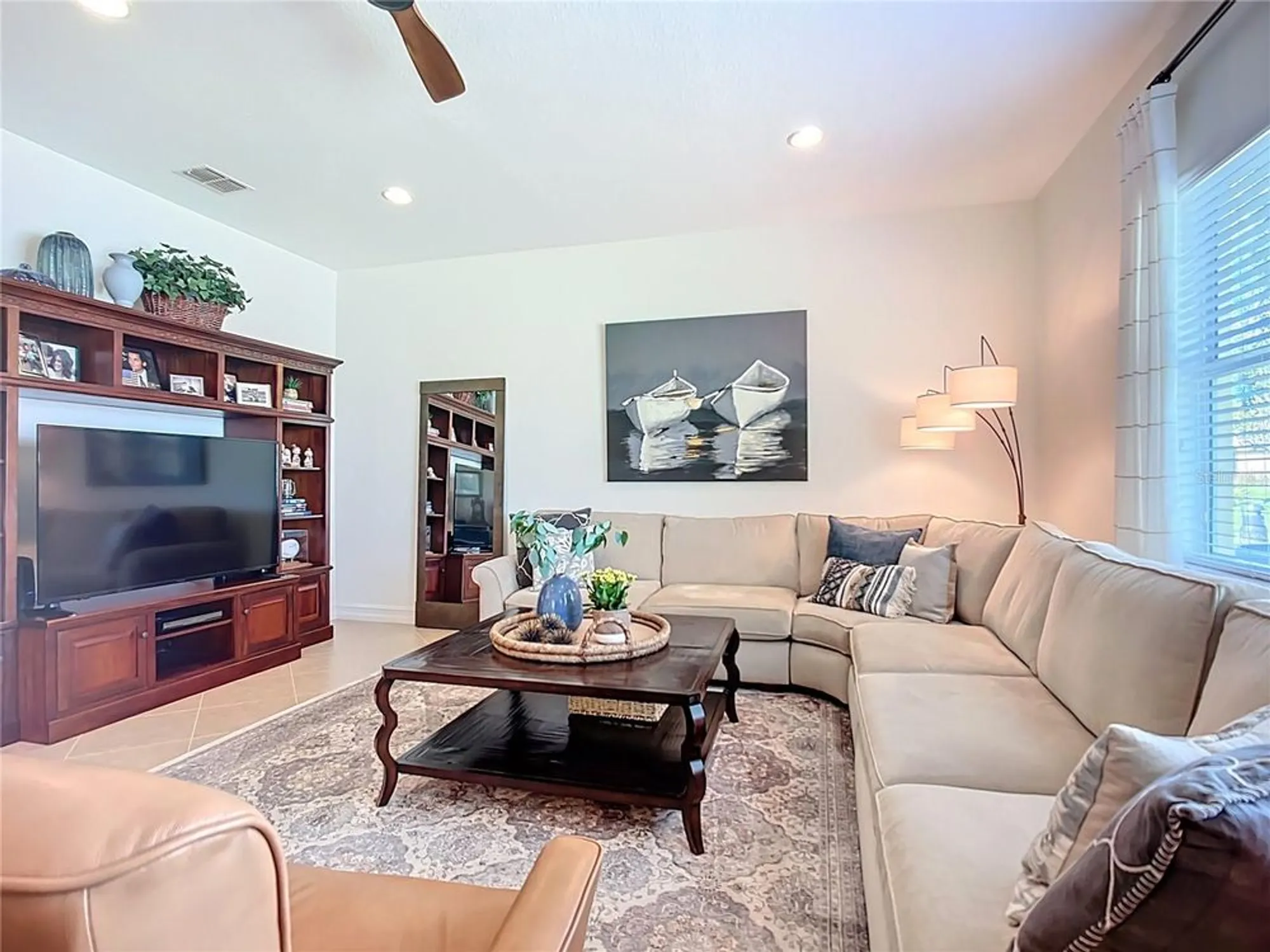 Property Slideshow image 24 of 74 | 16244 diamond bay dr, Wimauma, FL, 33598