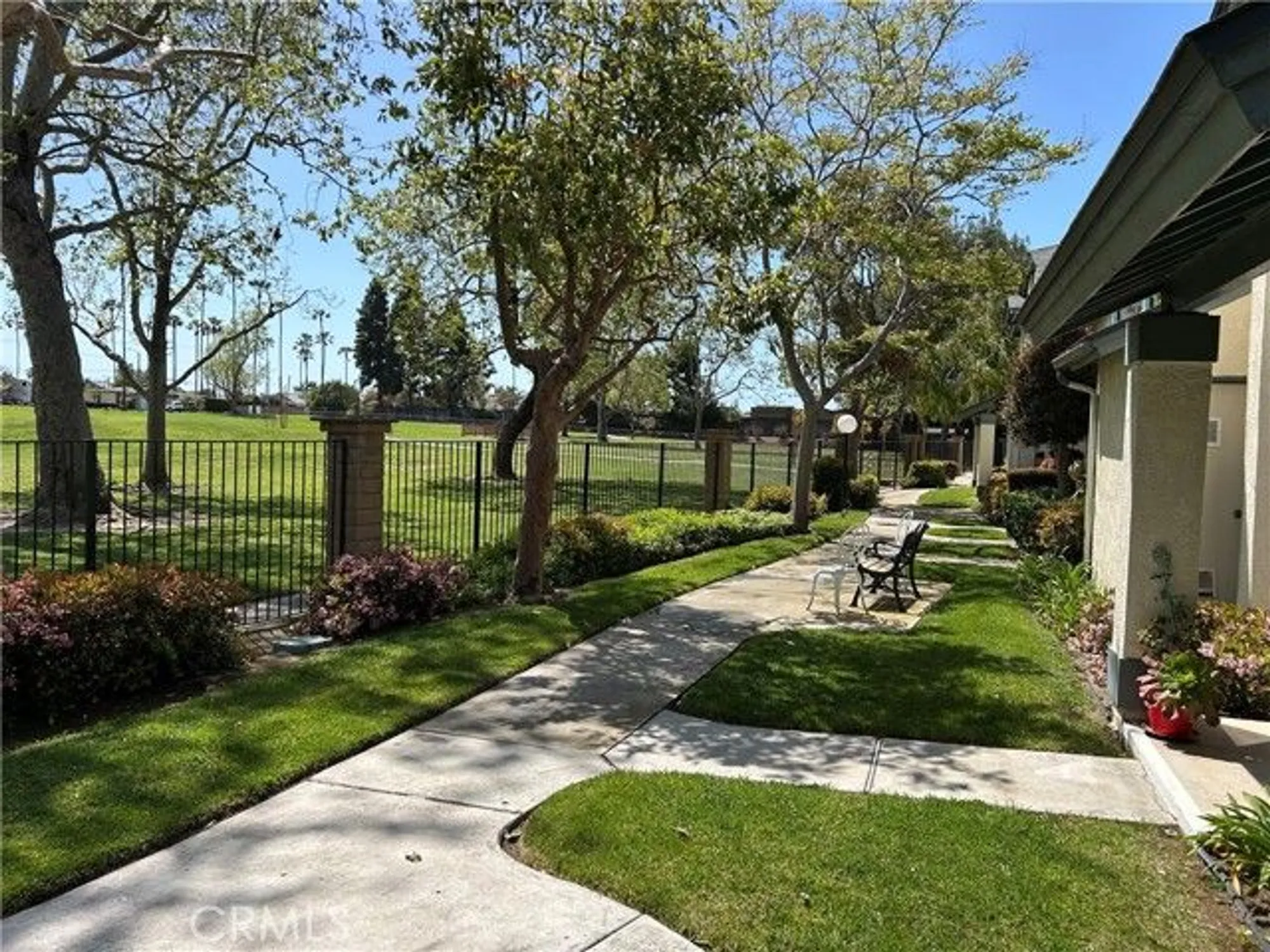 Property Slideshow image 41 of 47 | 18232 parkview ln 103, Huntington Beach, CA, 92648