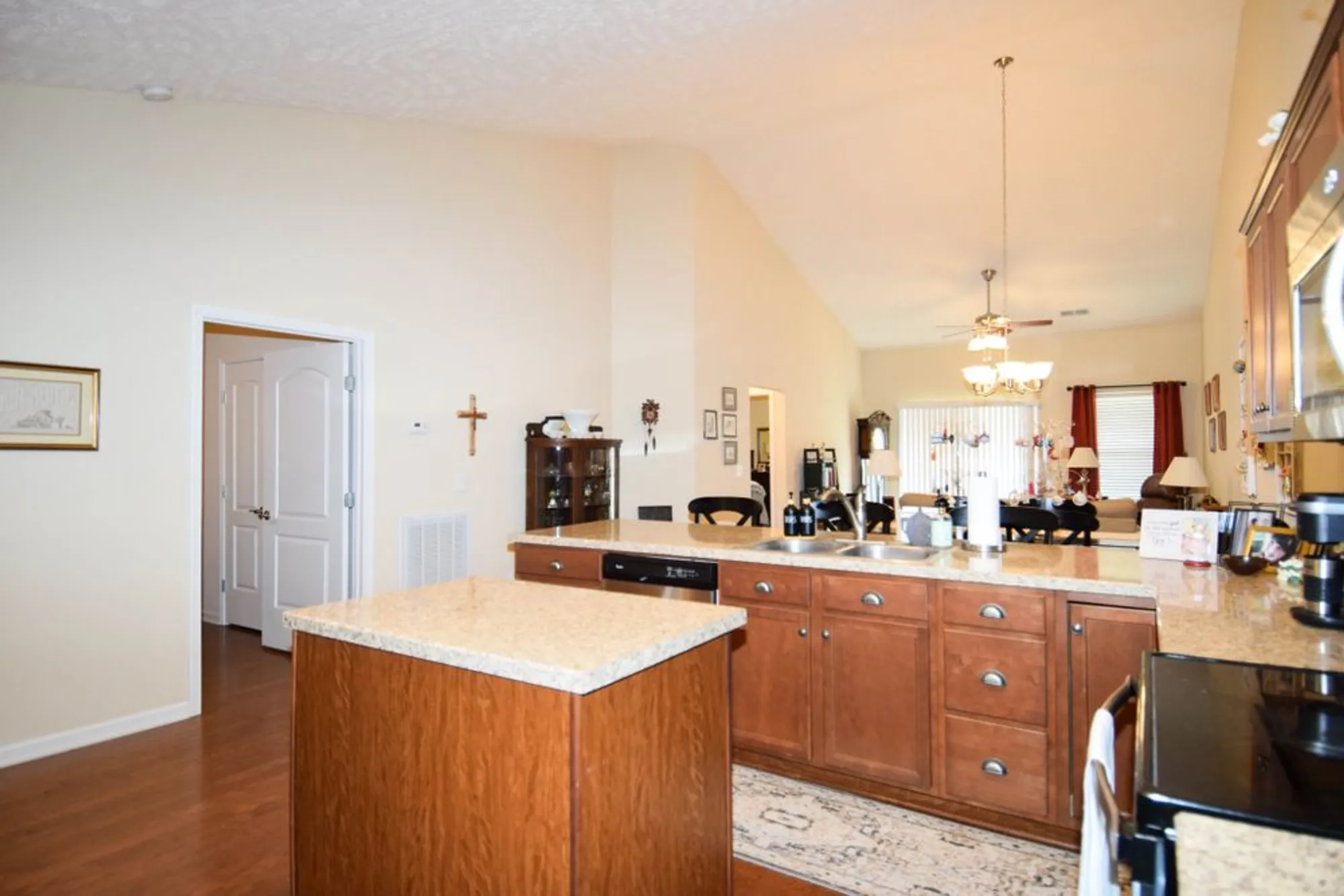 Property Slideshow image 21 of 43 | 395 devon chase hl 4703, Gallatin, TN, 37066