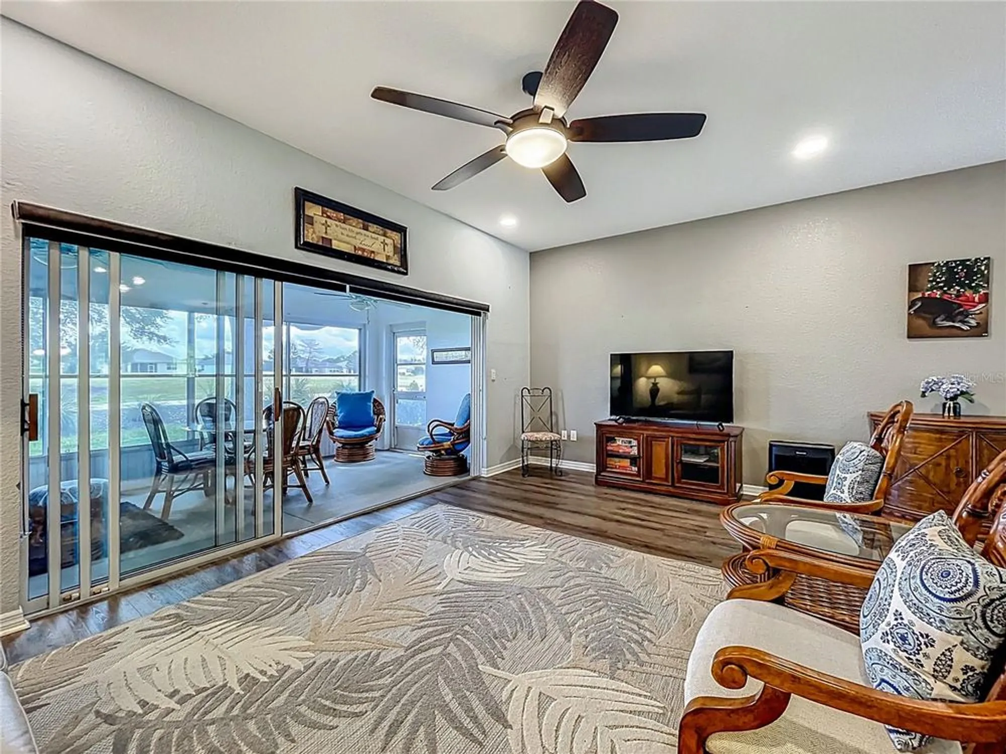 Property Slideshow image 15 of 49 | 27327 roanoke dr, Leesburg, FL, 34748