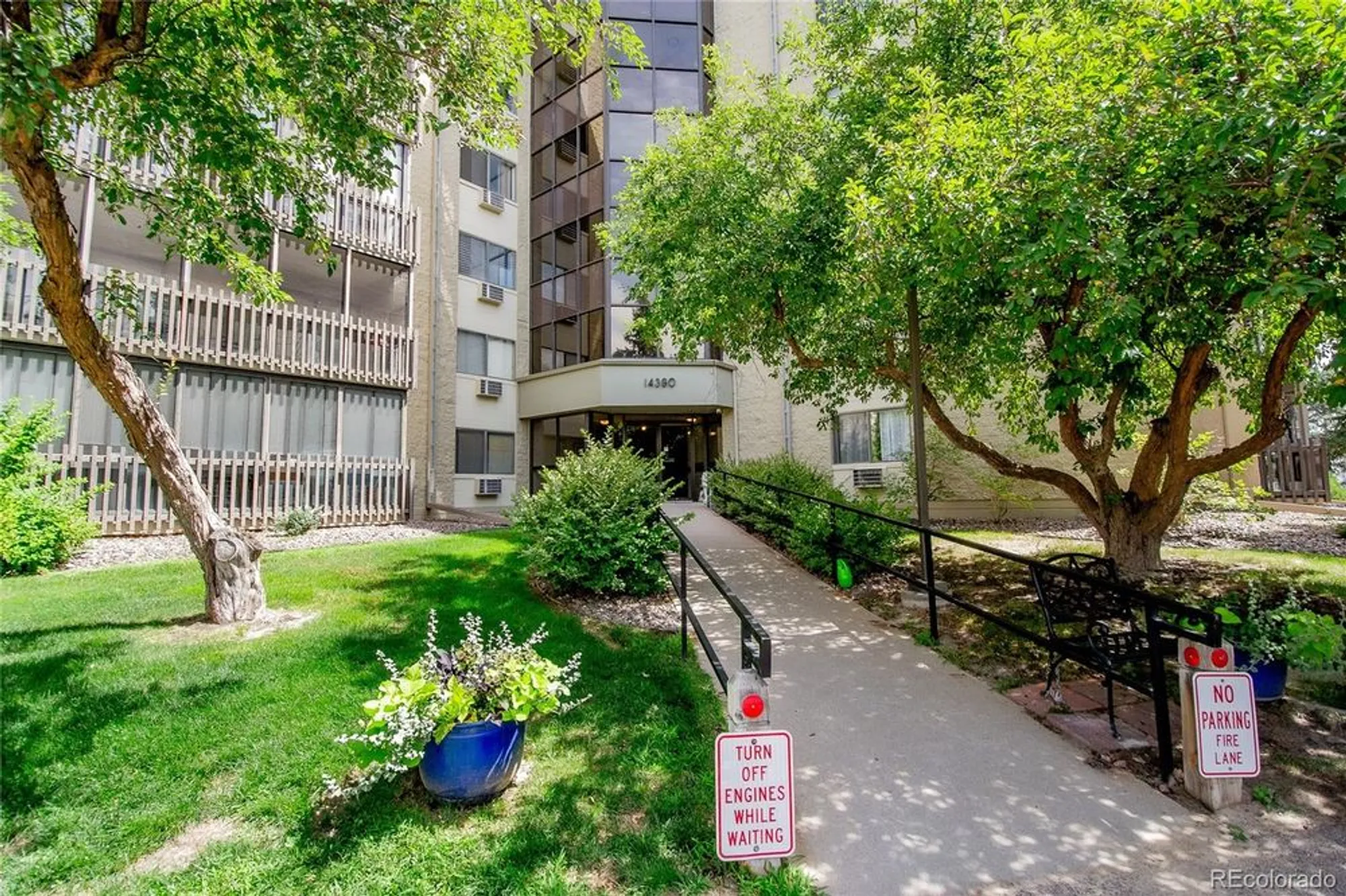 Property Slideshow image 2 of 37 | 14390 e marina dr 202, Aurora, CO, 80014