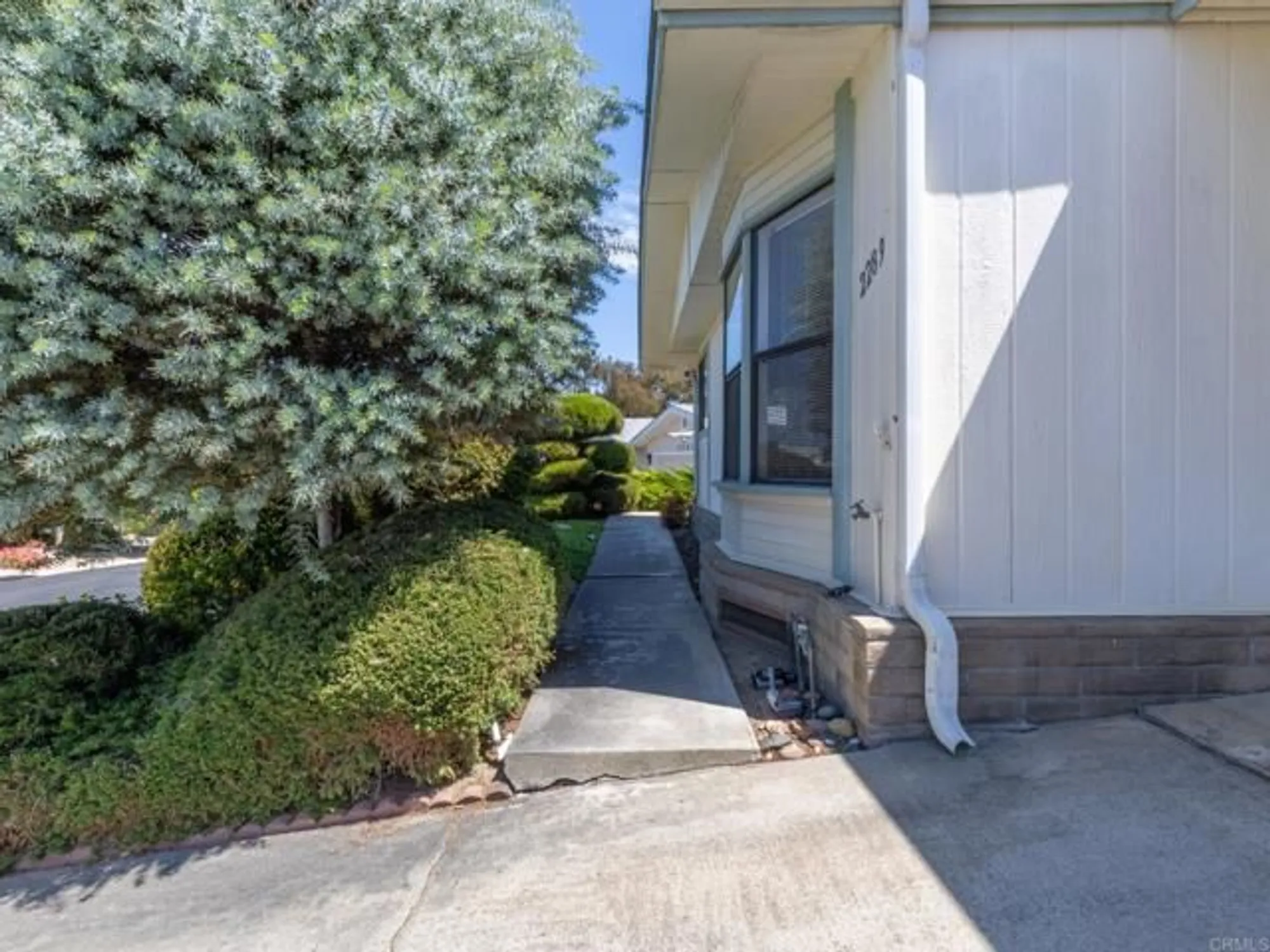 Property Slideshow image 4 of 37 | 2289 bryant dr, Carlsbad, CA, 92008