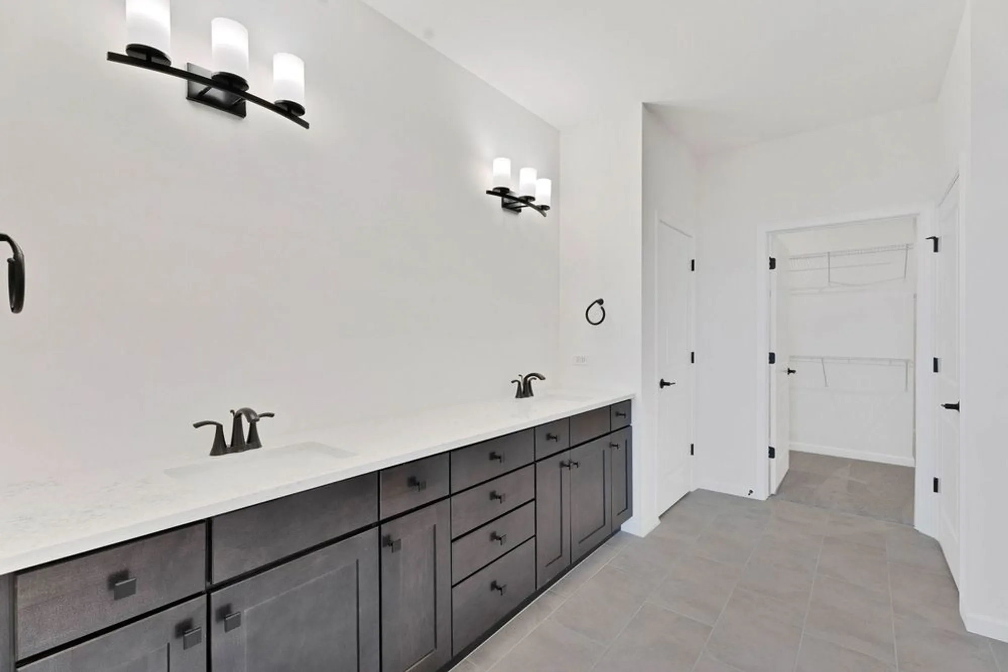 Property Slideshow image 20 of 28 | 3146 bellwether dr, Aurora, IL, 60503