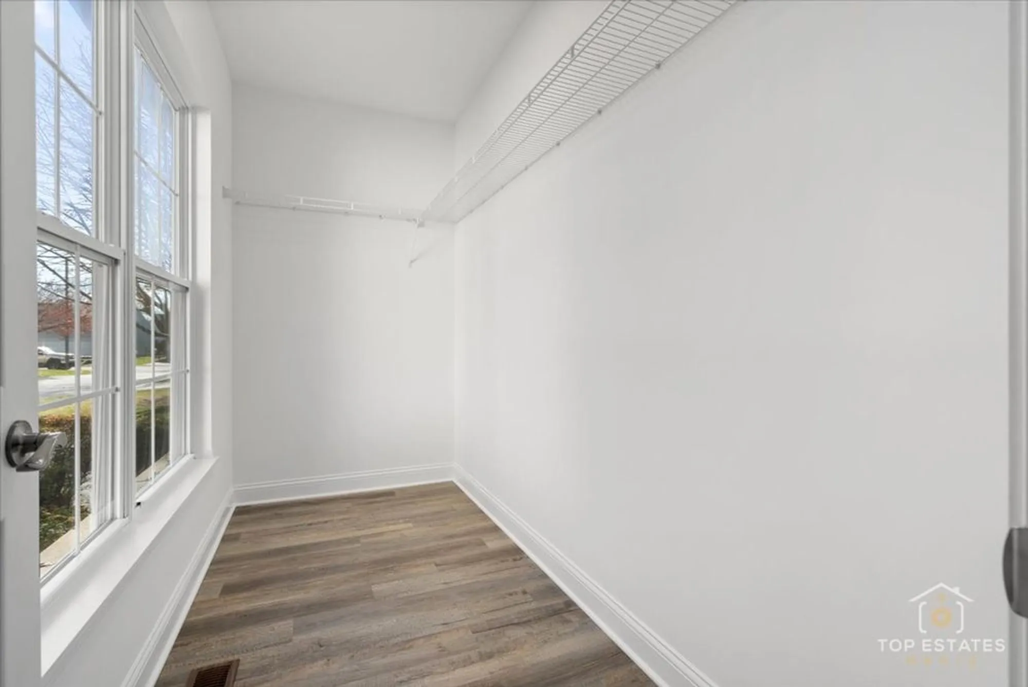 Property Slideshow image 19 of 28 | 13705 s redbud dr, Plainfield, IL, 60544