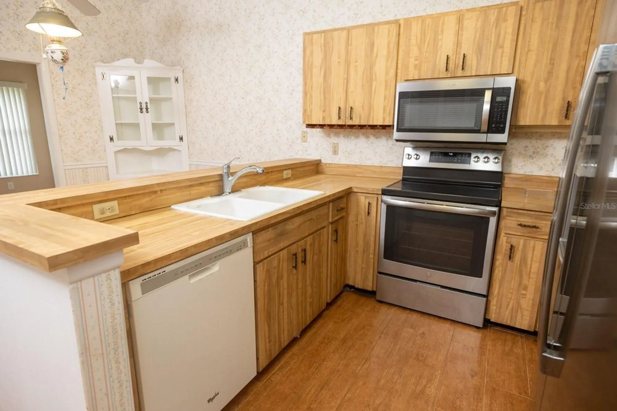 Property Slideshow image 17 of 58 | 4018 oakhurst dr 3181, Sarasota, FL, 34233