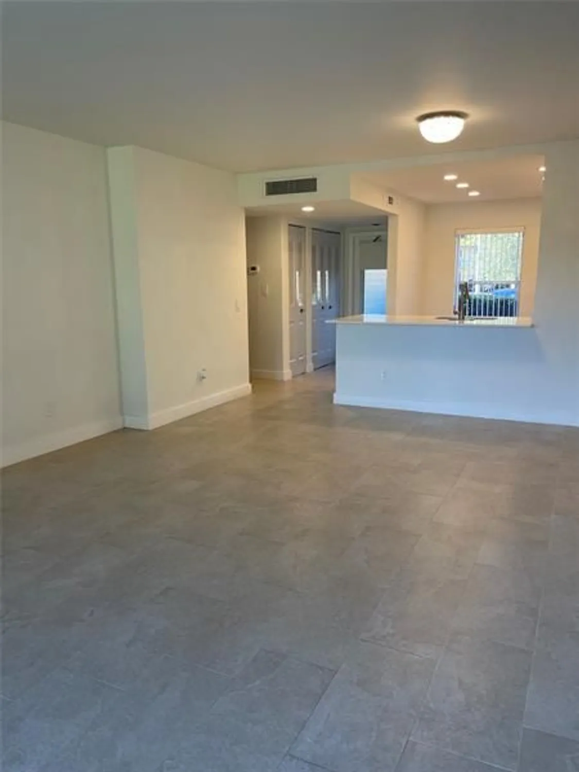Property Slideshow image 13 of 27 | 5890 nw 64th ave apt 103, Fort Lauderdale, FL, 33319
