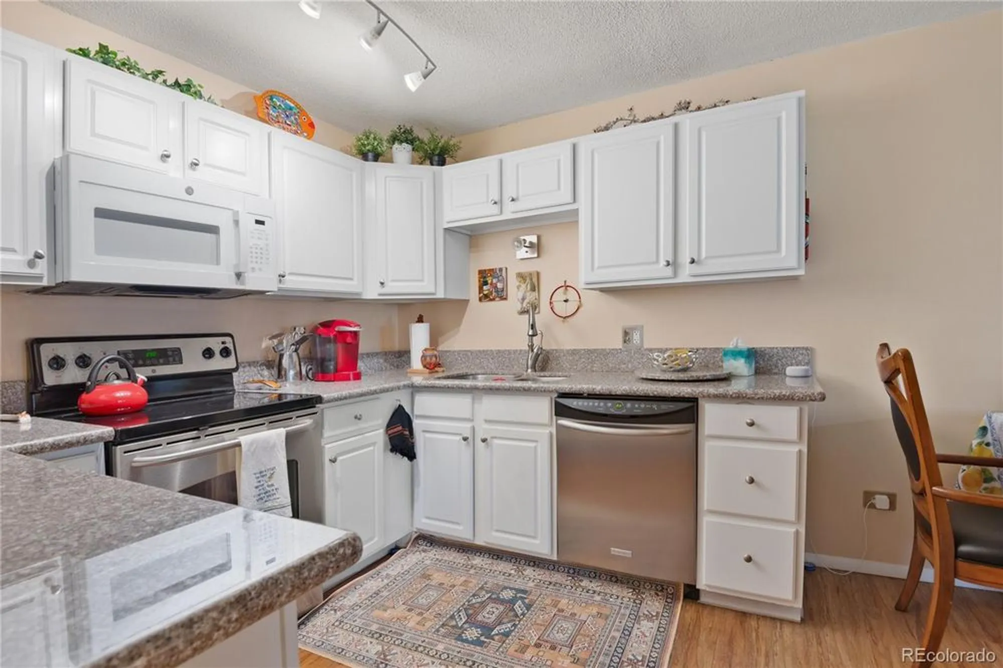 Property Slideshow image 9 of 28 | 585 s alton way apt 10a, Denver, CO, 80247