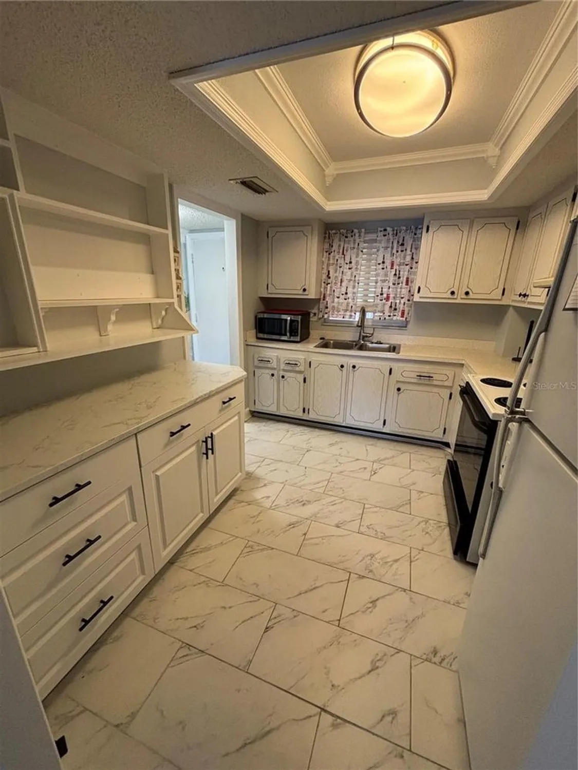 Property Slideshow image 5 of 22 | 3951 lake bayshore dr f408, Bradenton, FL, 34205