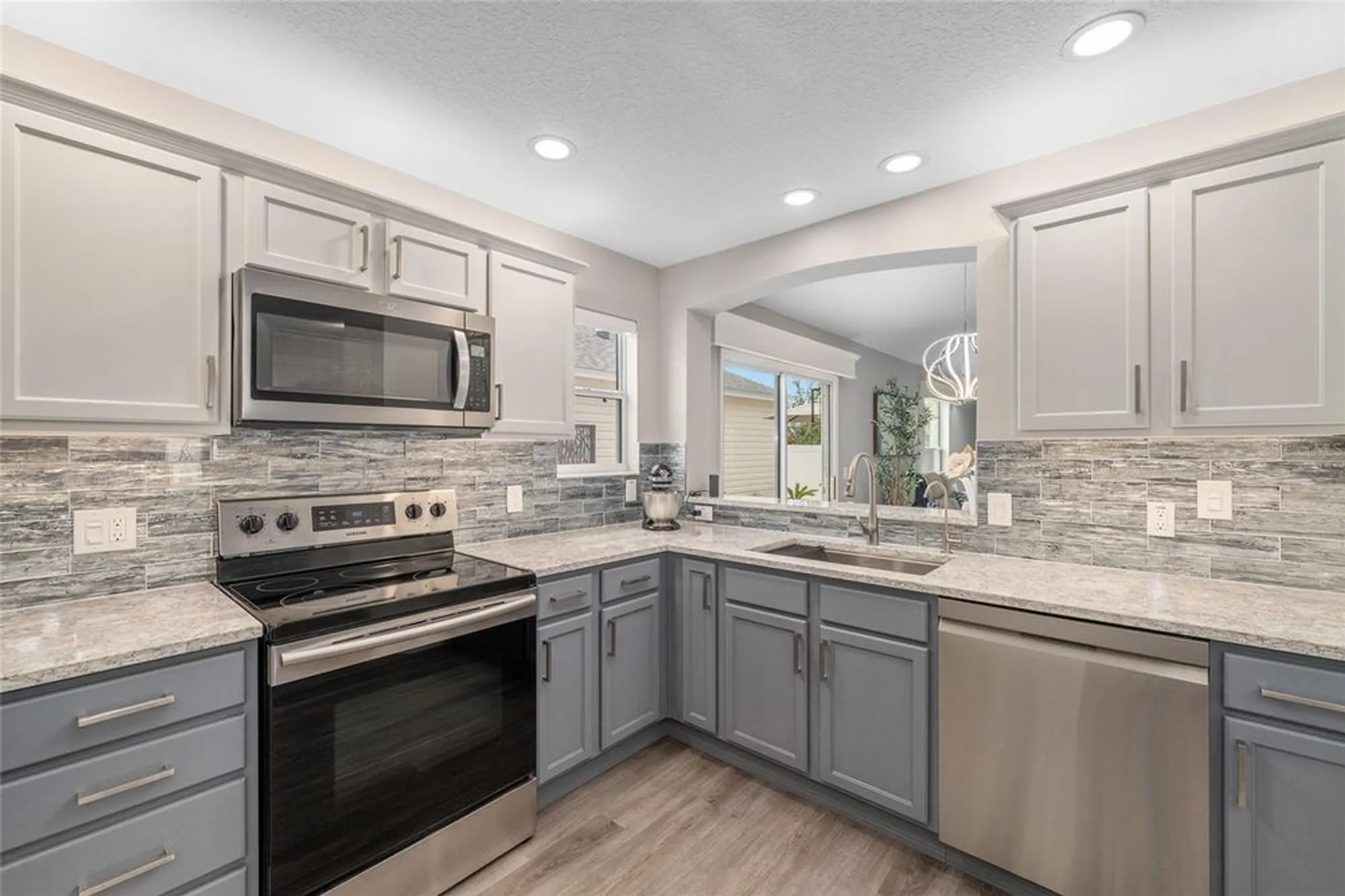 Property Slideshow image 9 of 39 | 2498 yalaha ave, The Villages, FL, 32162