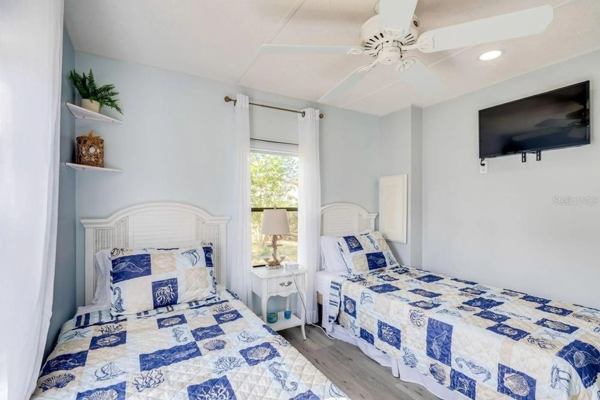 Property Slideshow image 24 of 28 | 1224 dustin dr, Lady Lake, FL, 32159