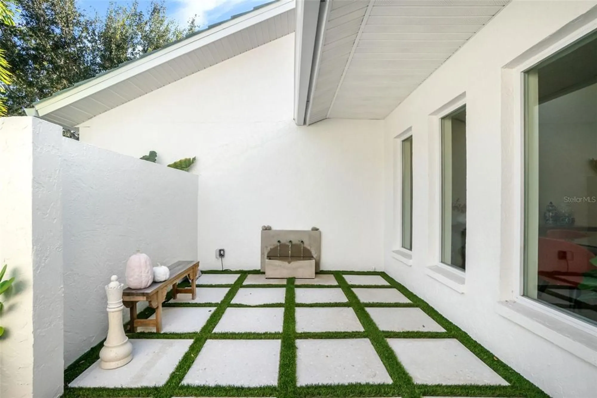 Property Slideshow image 6 of 66 | 1660 pine harrier cir, Sarasota, FL, 34231