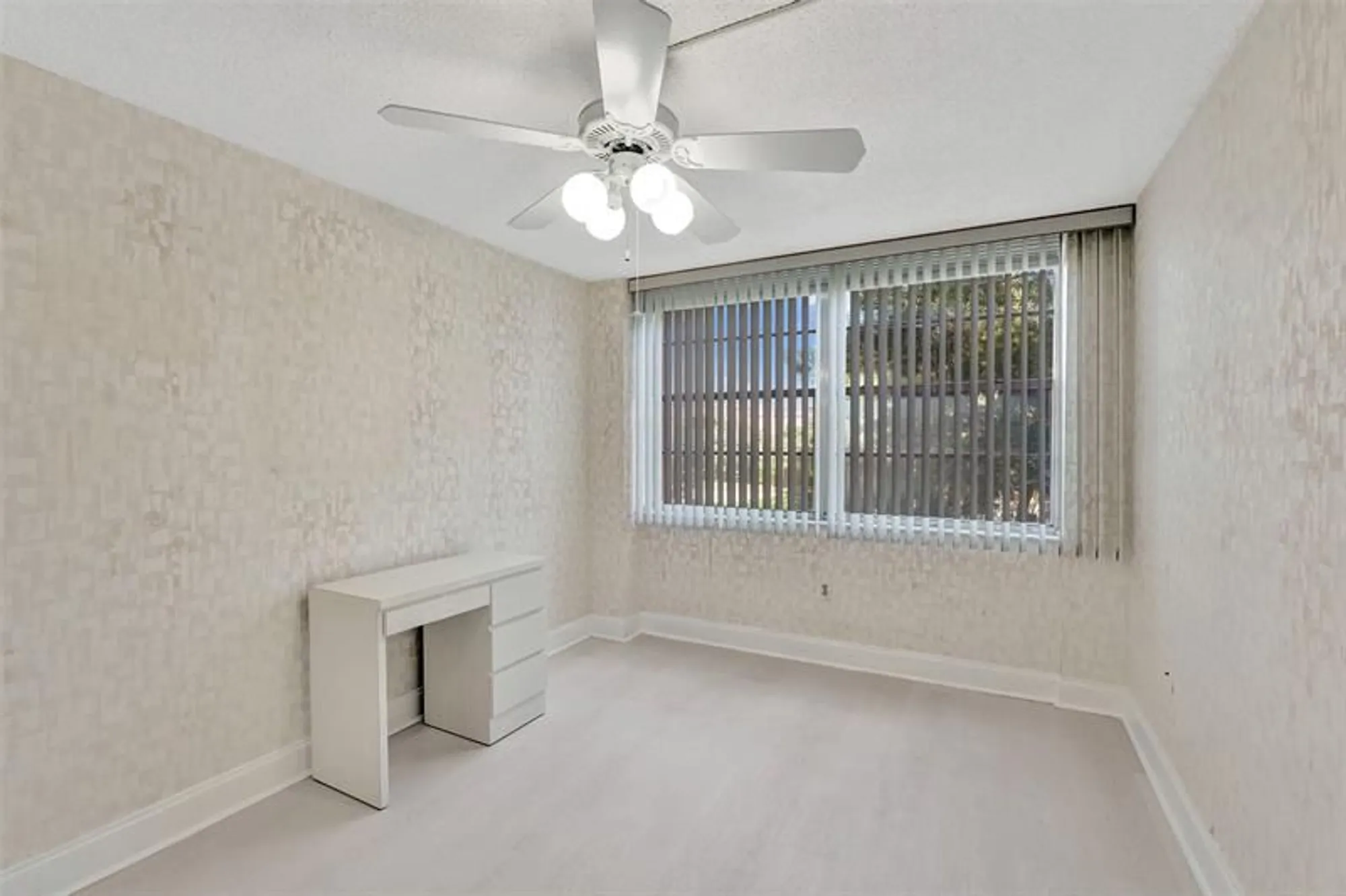 Property Slideshow image 19 of 34 | 1000 saint charles pl 305, Pembroke Pines, FL, 33026
