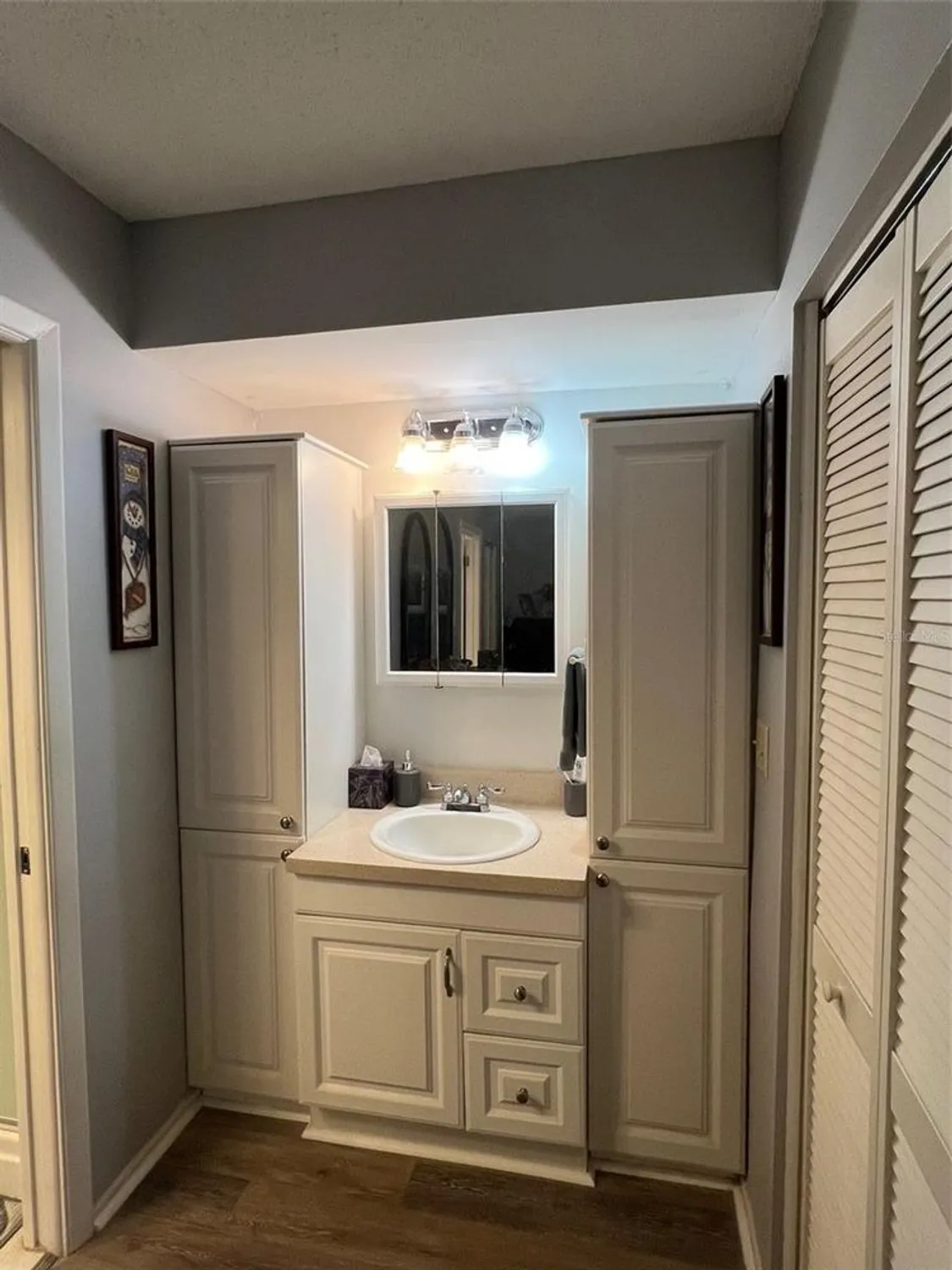 Property Slideshow image 22 of 33 | 1614 berwick ct d, Palm Harbor, FL, 34684