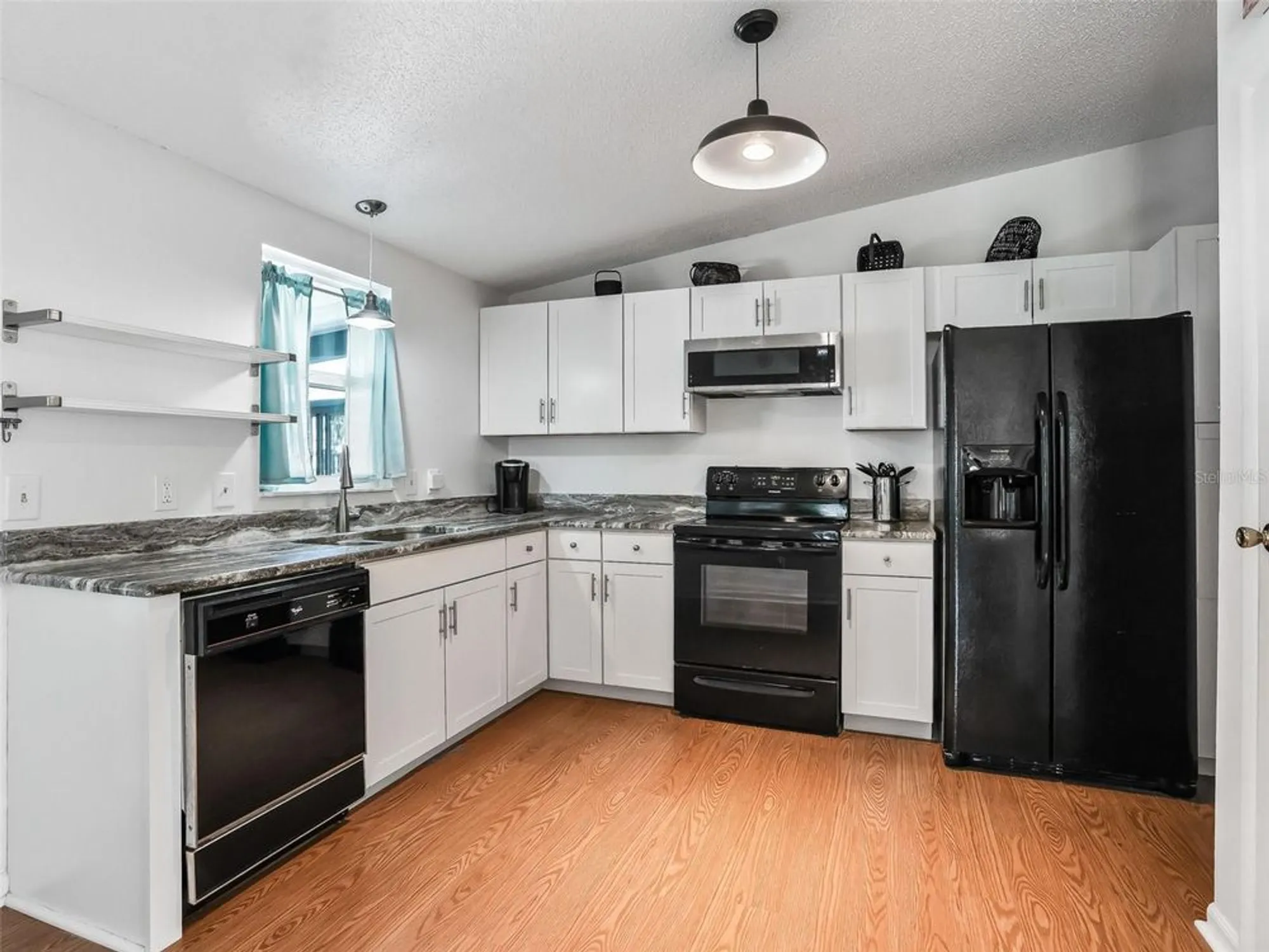 Property Slideshow image 11 of 44 | 1336 e schwartz blvd, The Villages, FL, 32159