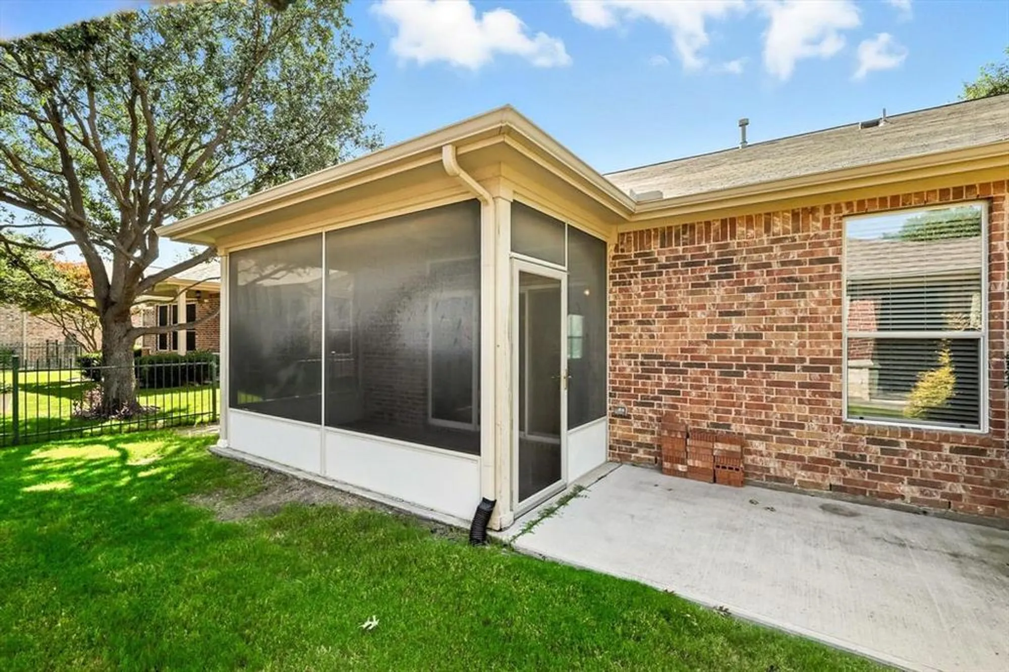 Property Slideshow image 25 of 39 | 7543 angel trace dr, Frisco, TX, 75036