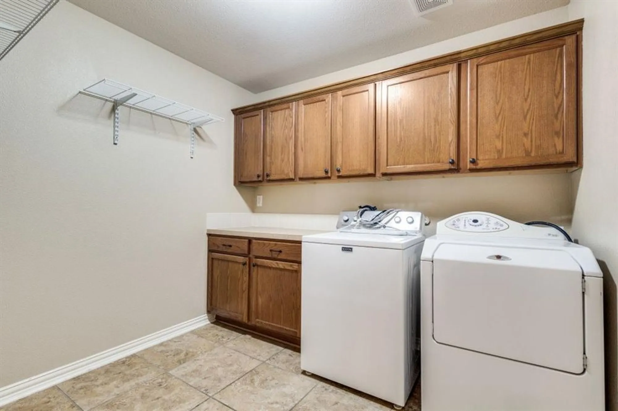 Property Slideshow image 7 of 13 | 9056 crestview dr, Denton, TX, 76207